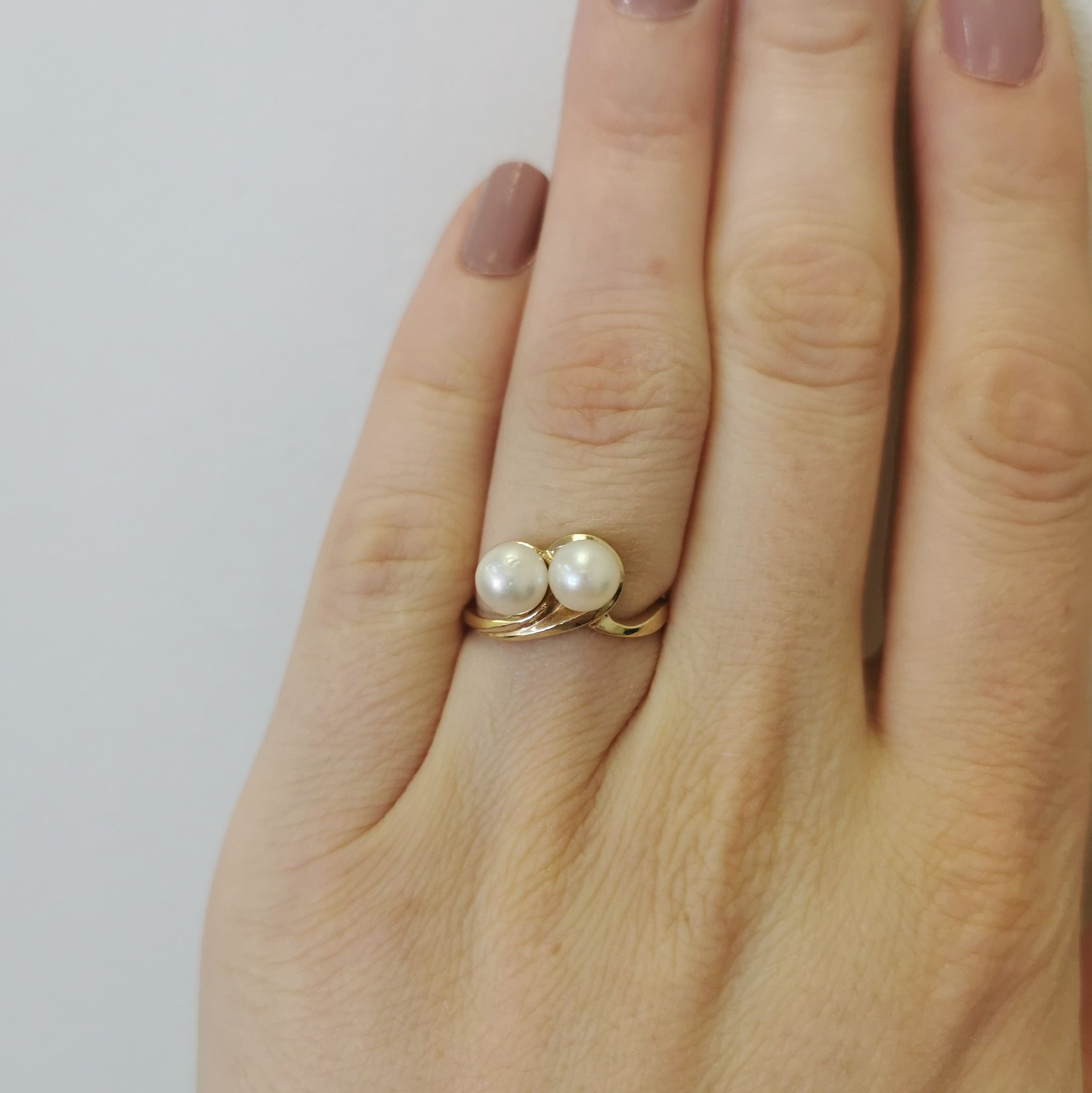 Double Pearl Crossover Ring | 3.20ctw | SZ 6 |