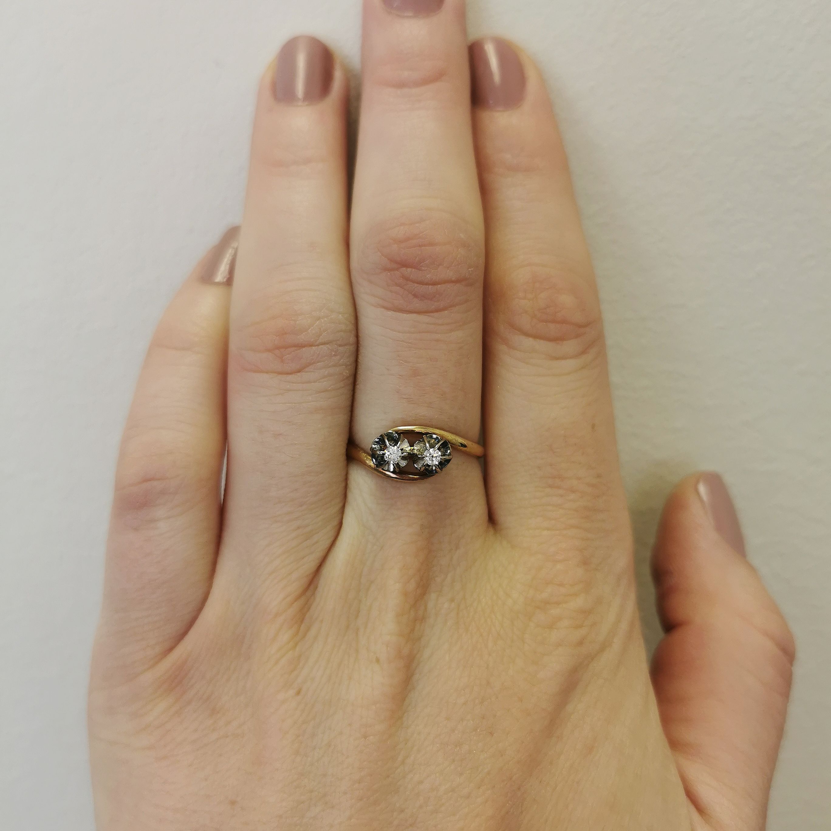 Early 1920s Diamond Bypass Ring | 0.08ctw | SZ 9 |