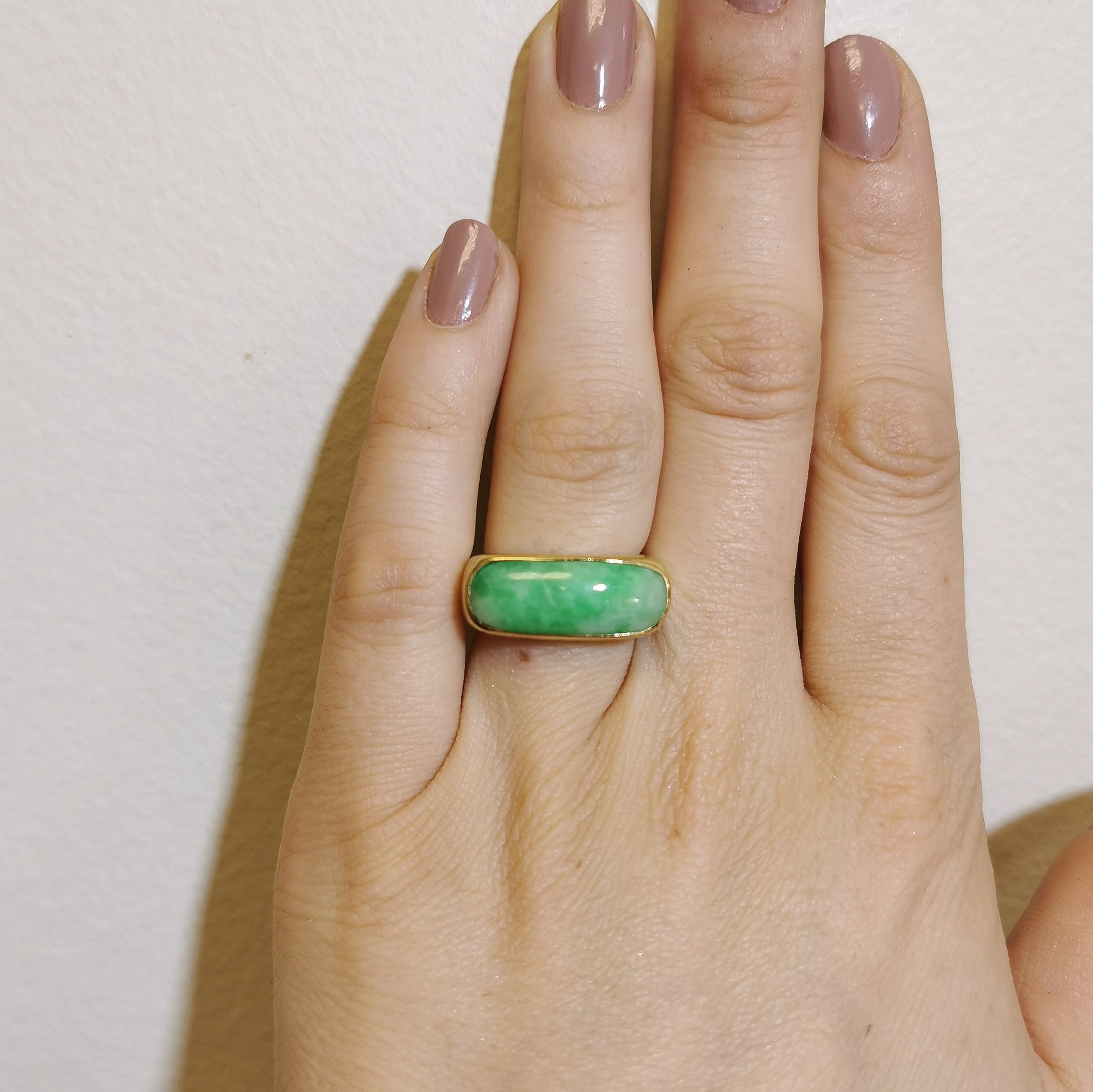 Bague en jadéite oblongue | 6,00 ct | Taille 7 |