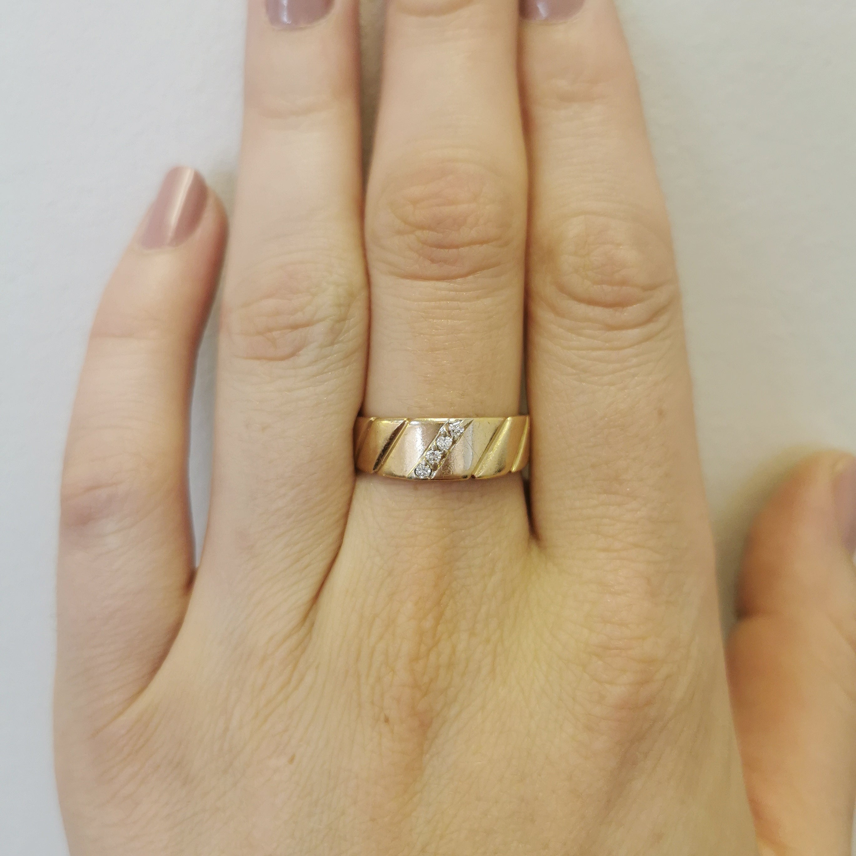 Twisted Four Stone Diamond Ring | 0.08ctw | SZ 9.25 |