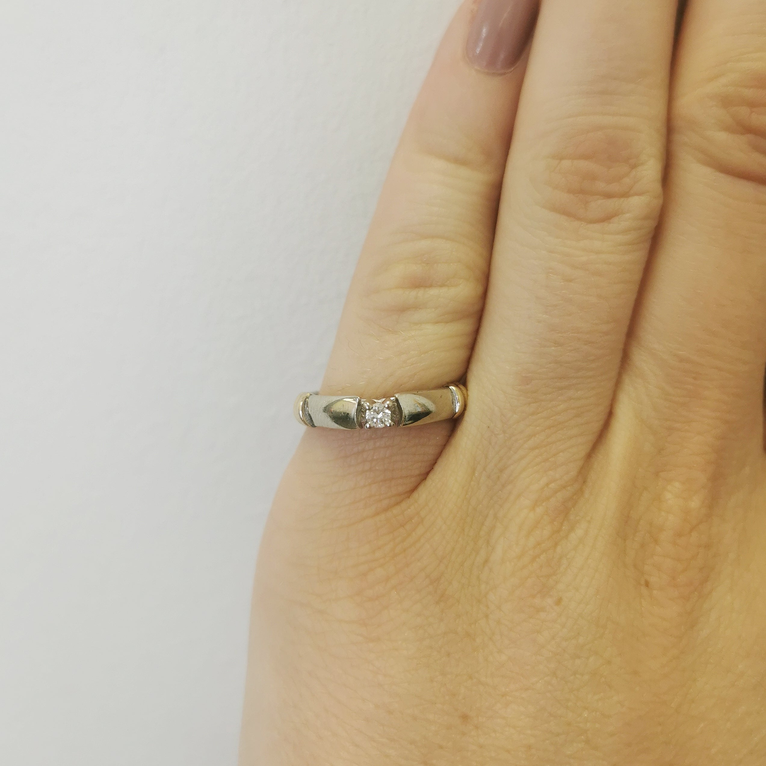 Two Tone Diamond Solitaire Ring | 0.06ct | SZ 5.75 |