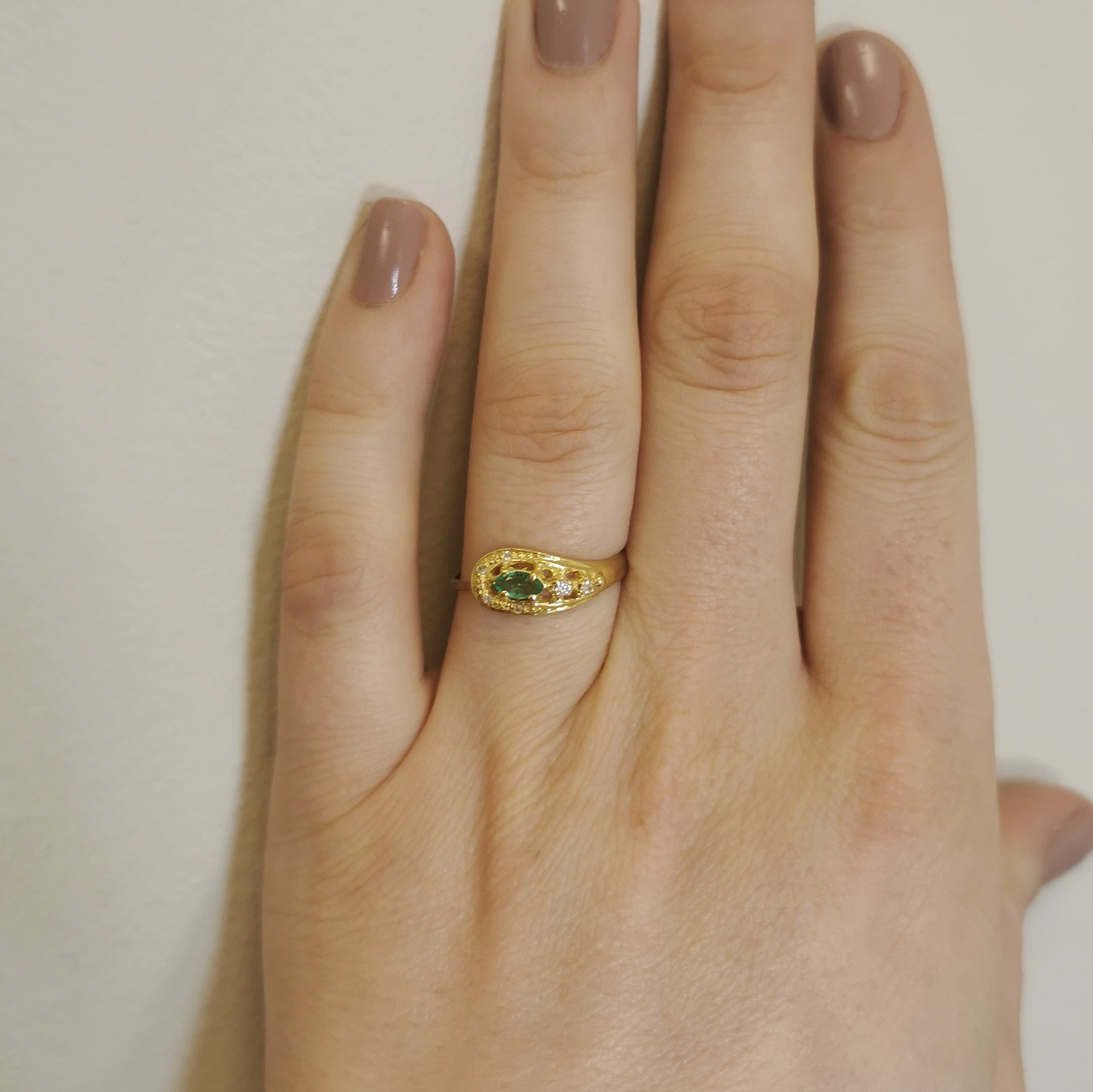 Emerald & Diamond Crossover Ring | 0.14ct, 0.05ctw | SZ 8 |