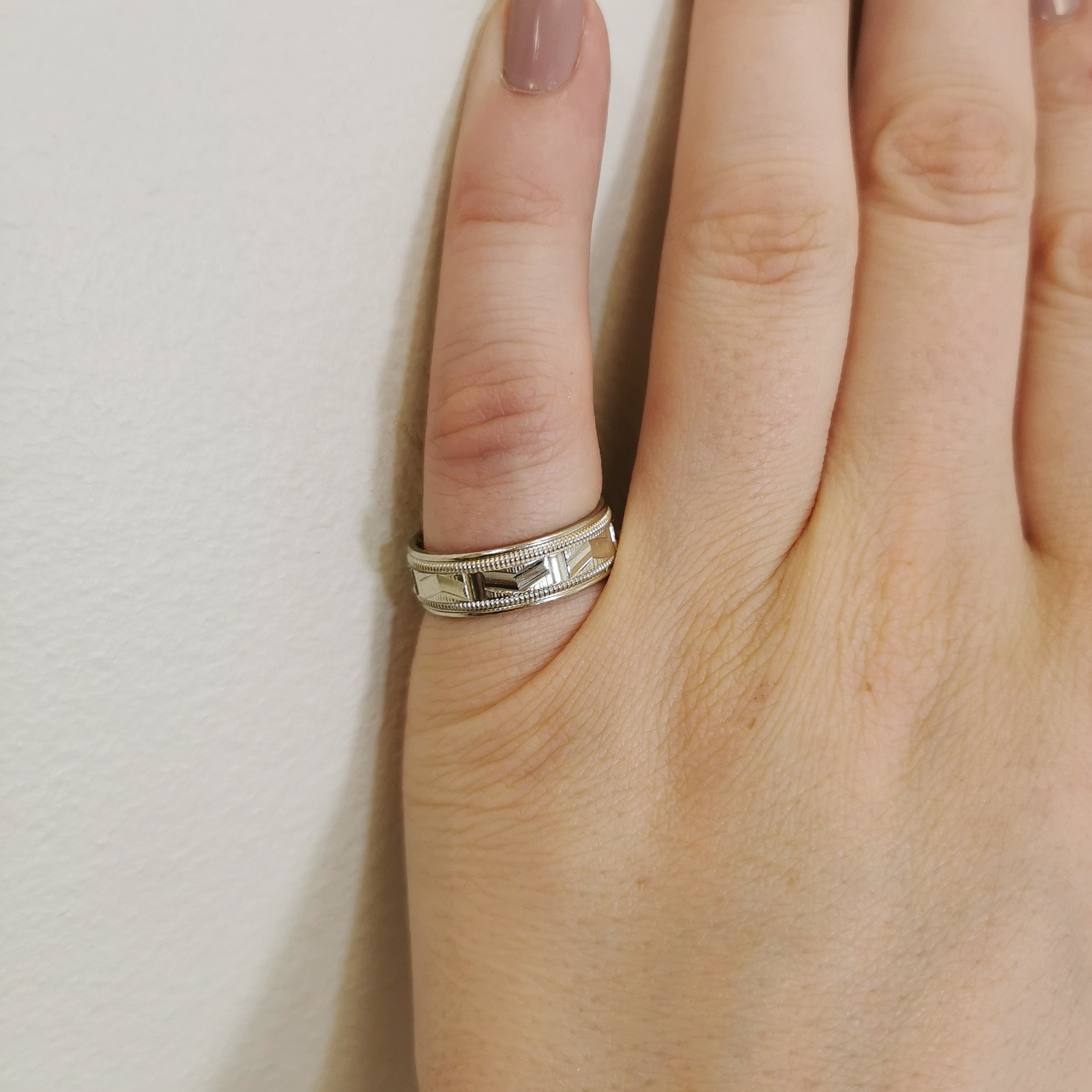 Textured White Gold Band | SZ 6 |