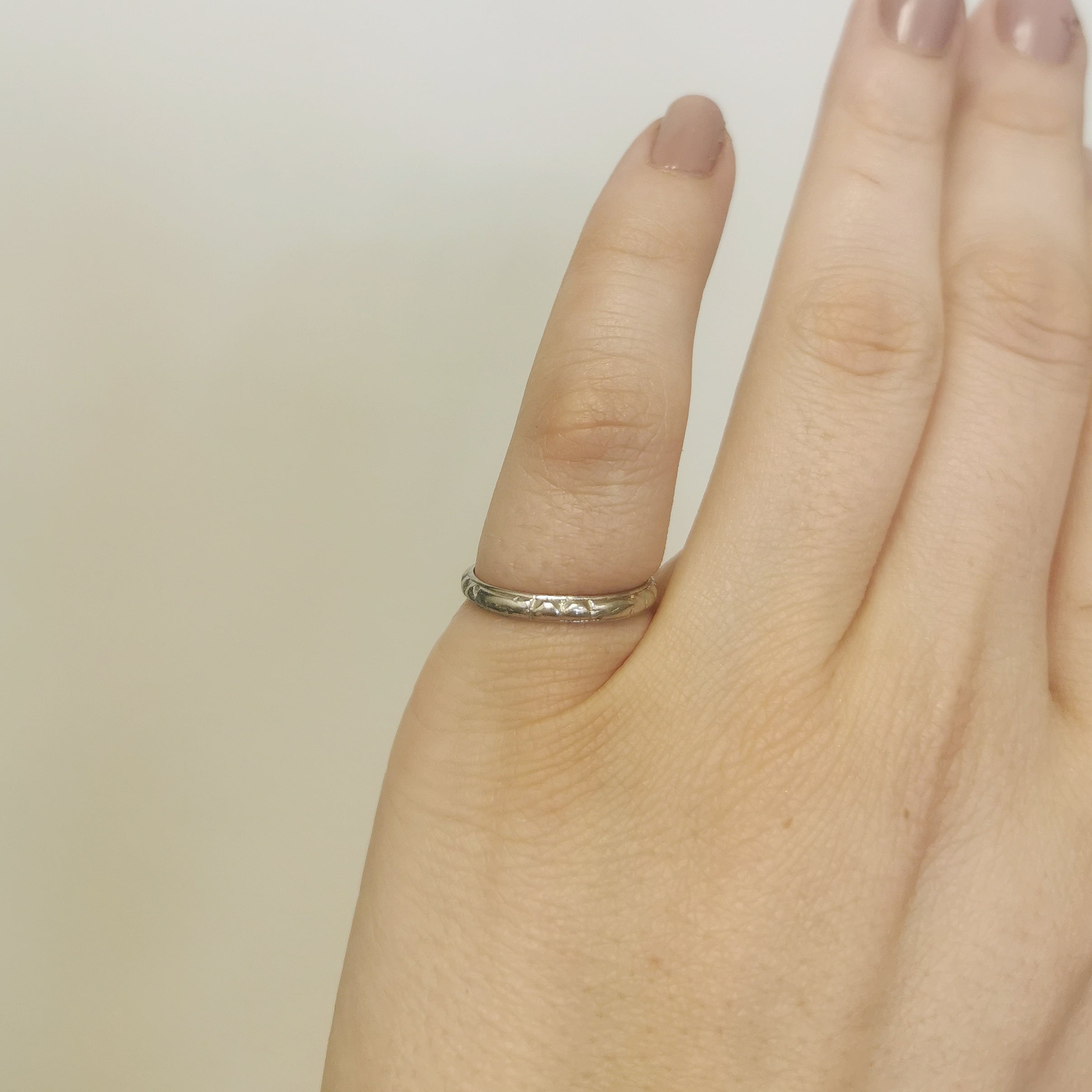 Textured Platinum Band | SZ 6 |