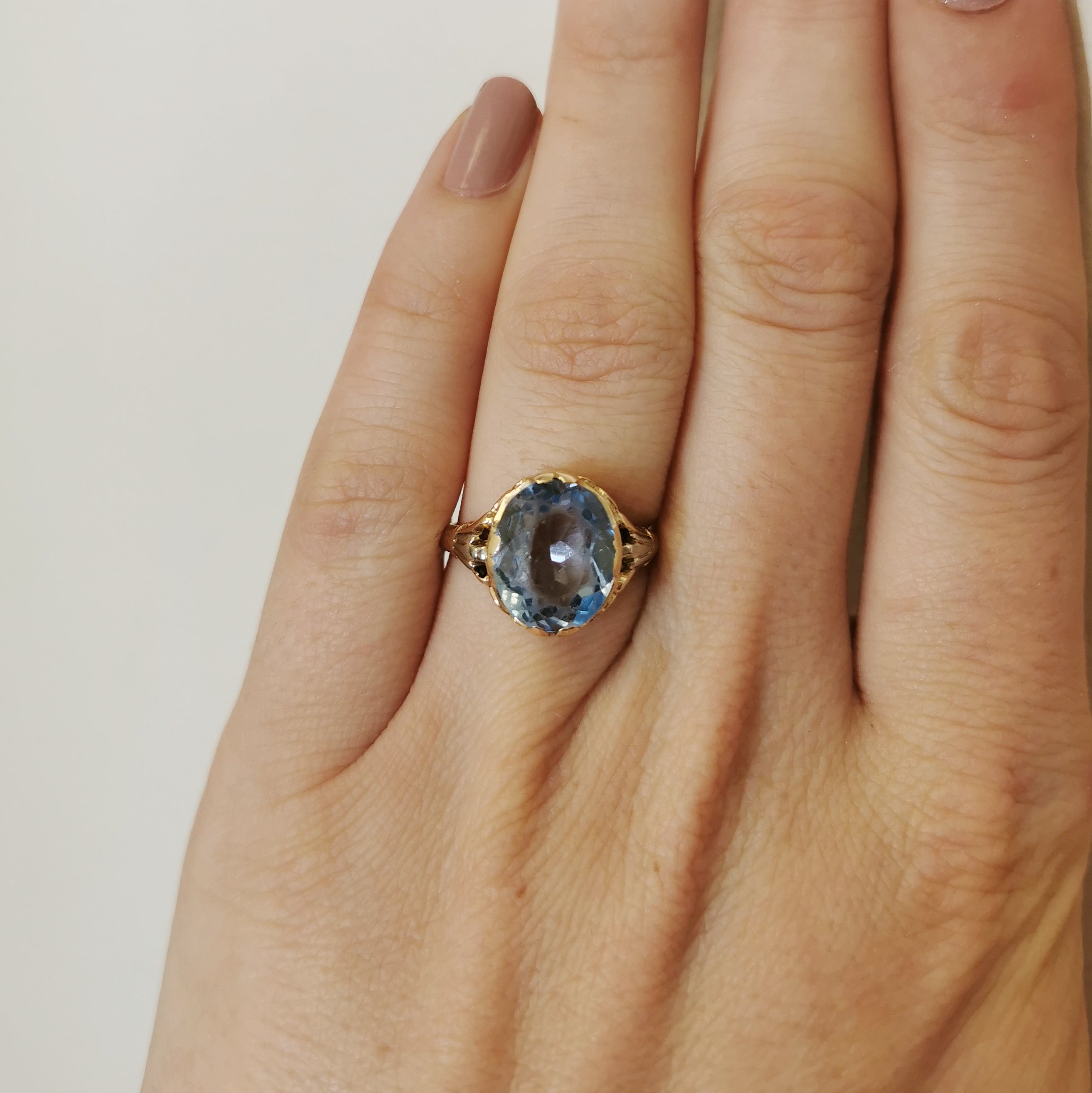 Oval Synthetic Spinel Cocktail Ring | 6.00ct | SZ 7 |