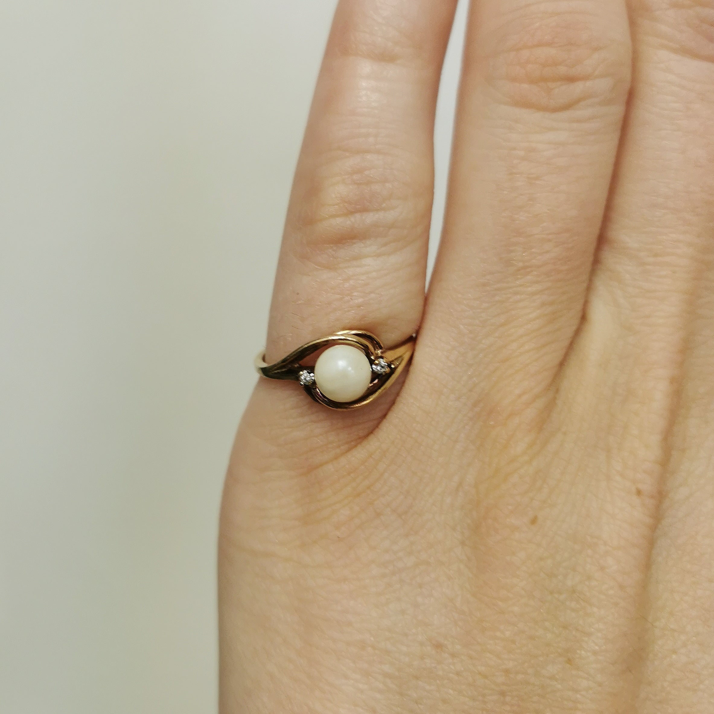 Pearl & Diamond Bypass Ring | 1.38ct, 0.03ctw | SZ 6.25 |