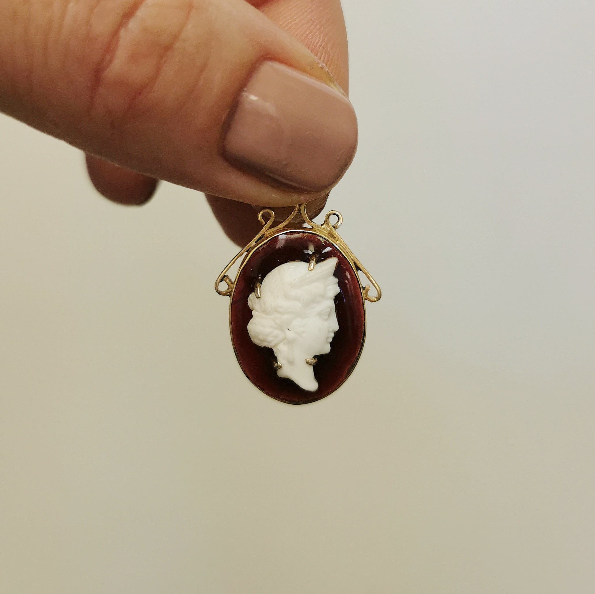 Art Nouveau Enamel Shell Cameo Pendant | 3.50ct |
