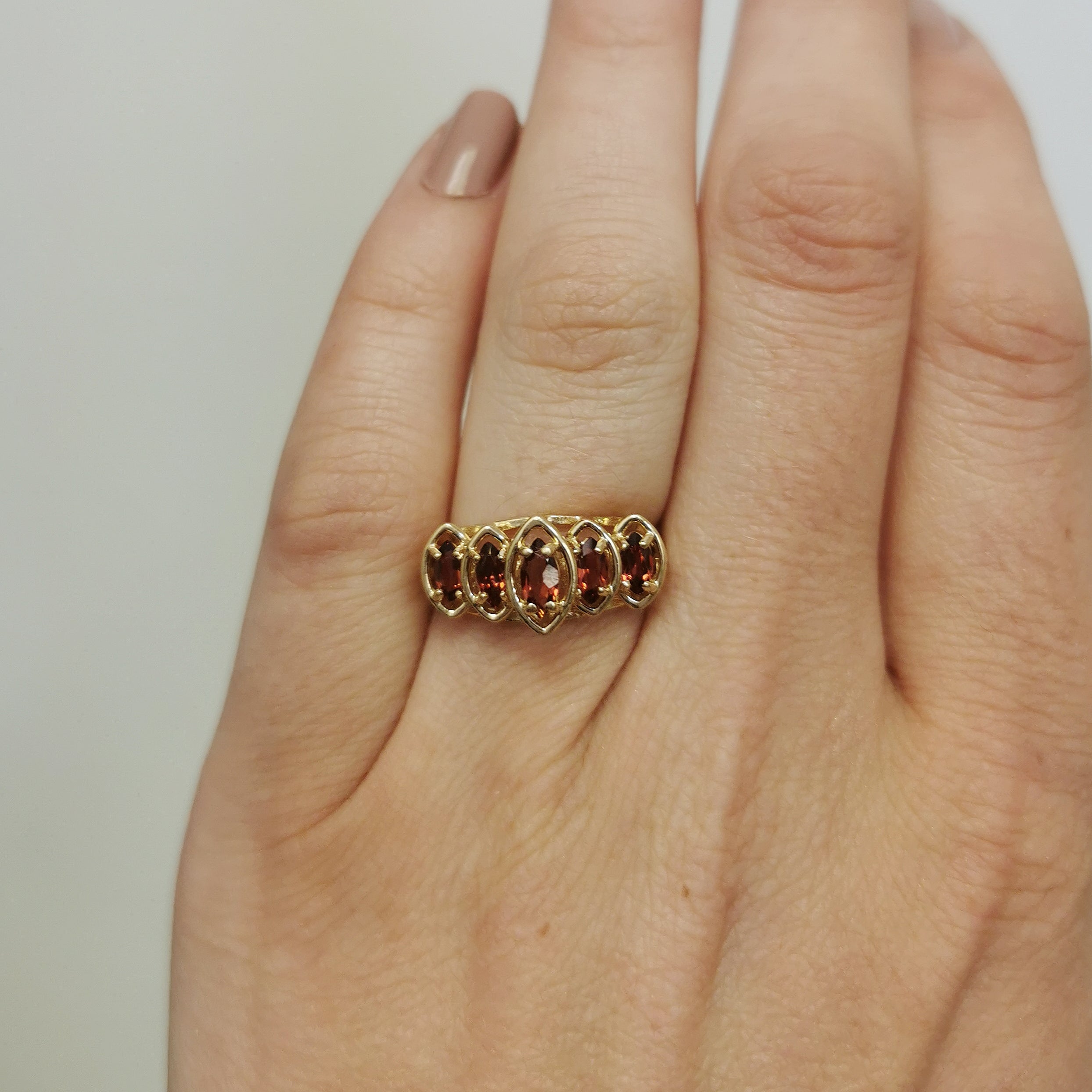 Bague en grenat marquise sertie haut | 1,00 ct | Taille 6,75 |