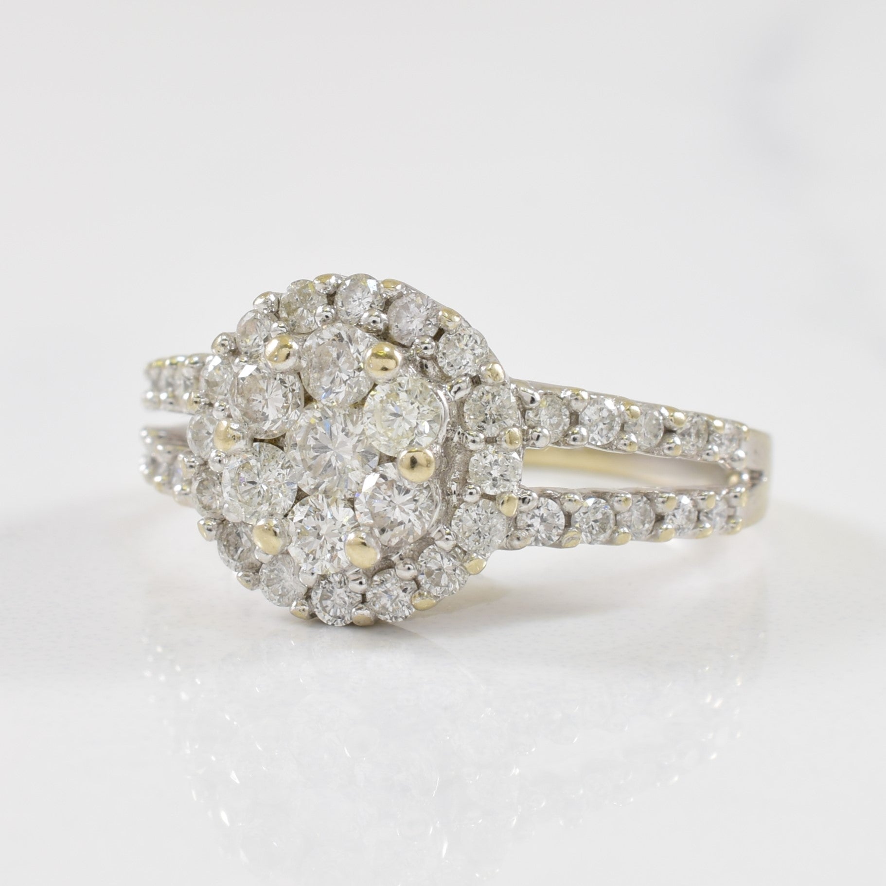 Halo Set Cluster Diamond Ring | 0.86ctw | SZ 5.75 |