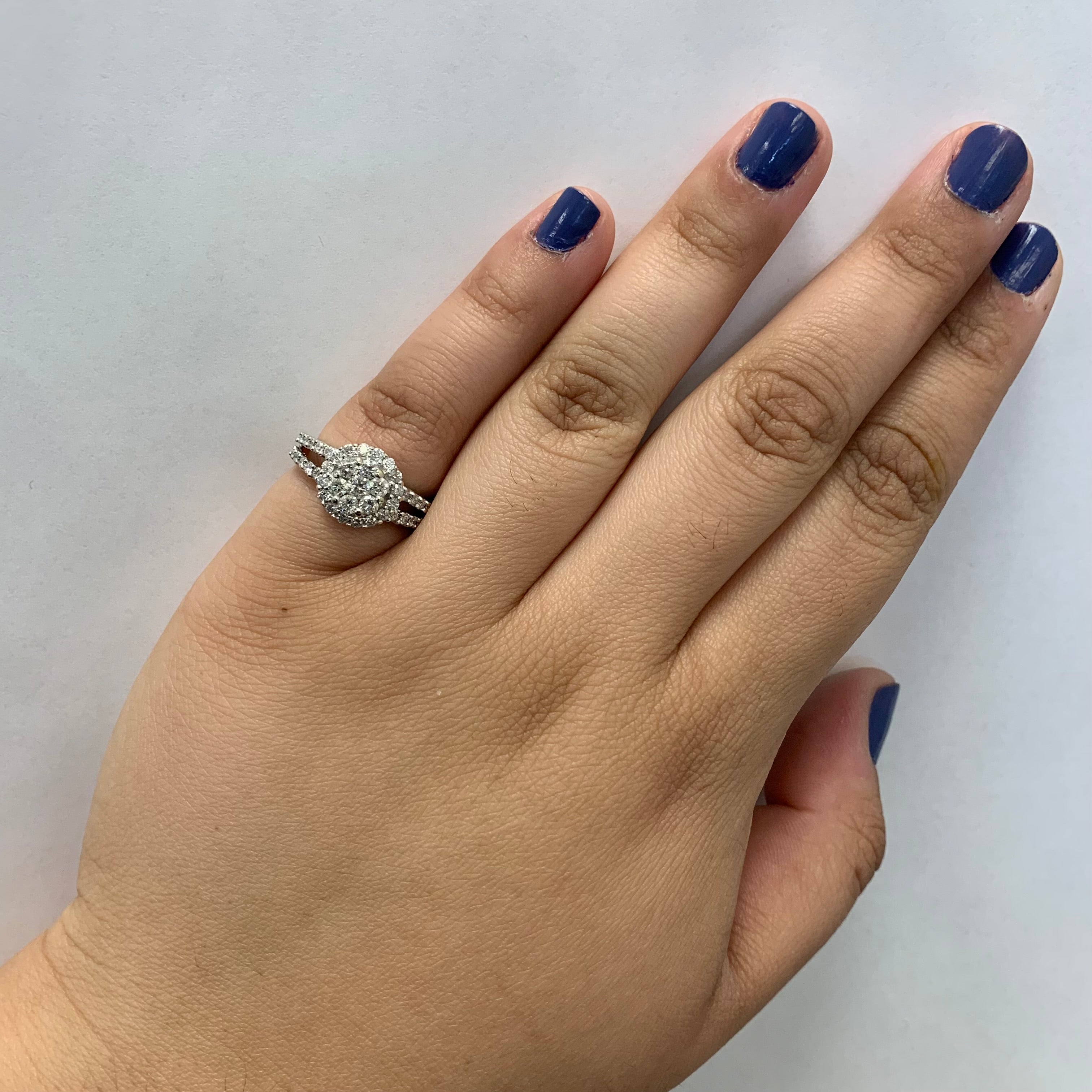 Halo Set Cluster Diamond Ring | 0.86ctw | SZ 5.75 |