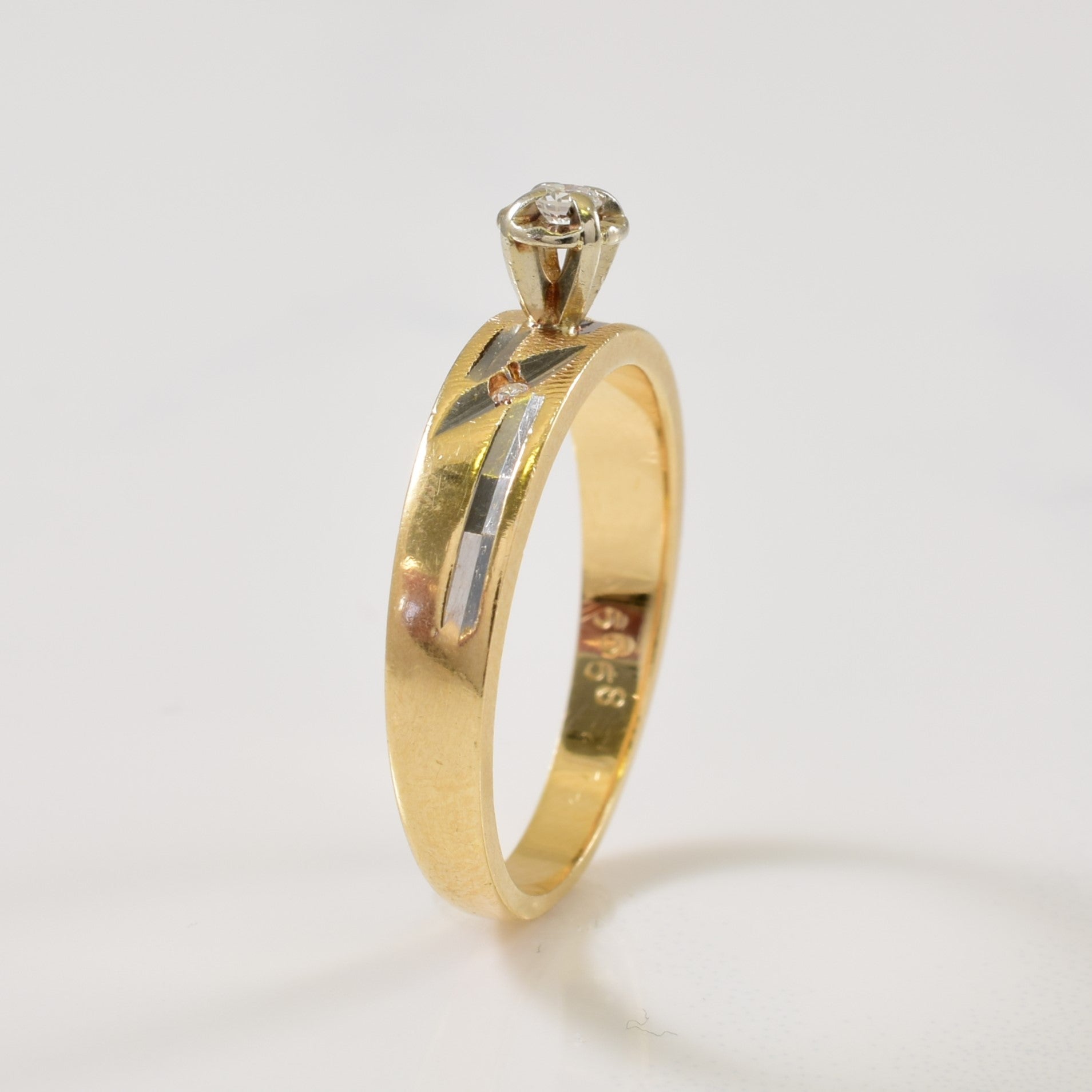 Pronged Diamond Ring | 0.05ctw | SZ 6.5 |