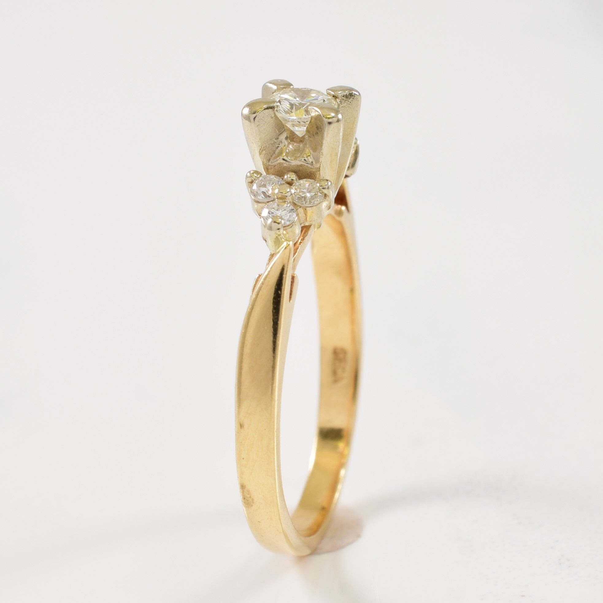 Diamond Side Cluster Ring | 0.29ctw | SZ 5.5 |