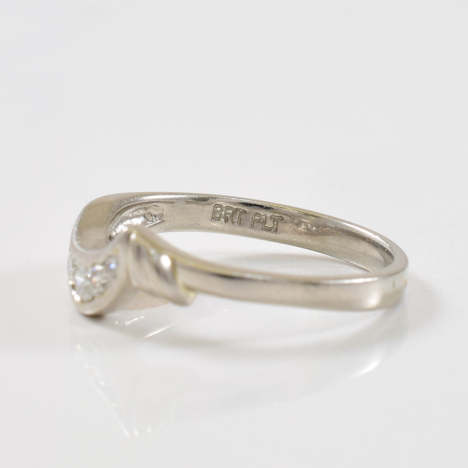 Channel Set Diamond Chevron Ring | 0.18ctw | SZ 5.75 |
