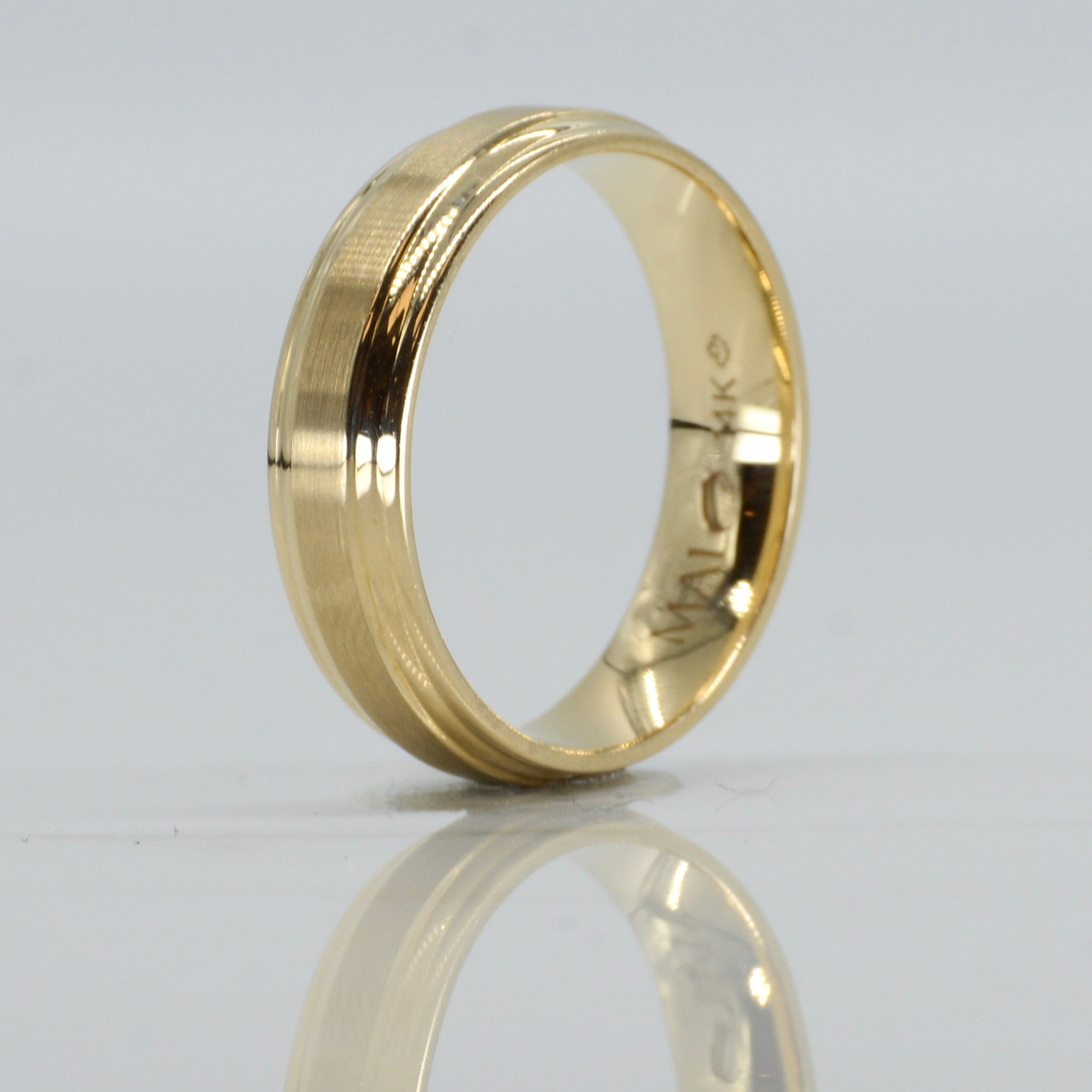 Alliance en or jaune 14 carats, finition satinée biseautée | Taille 10 |