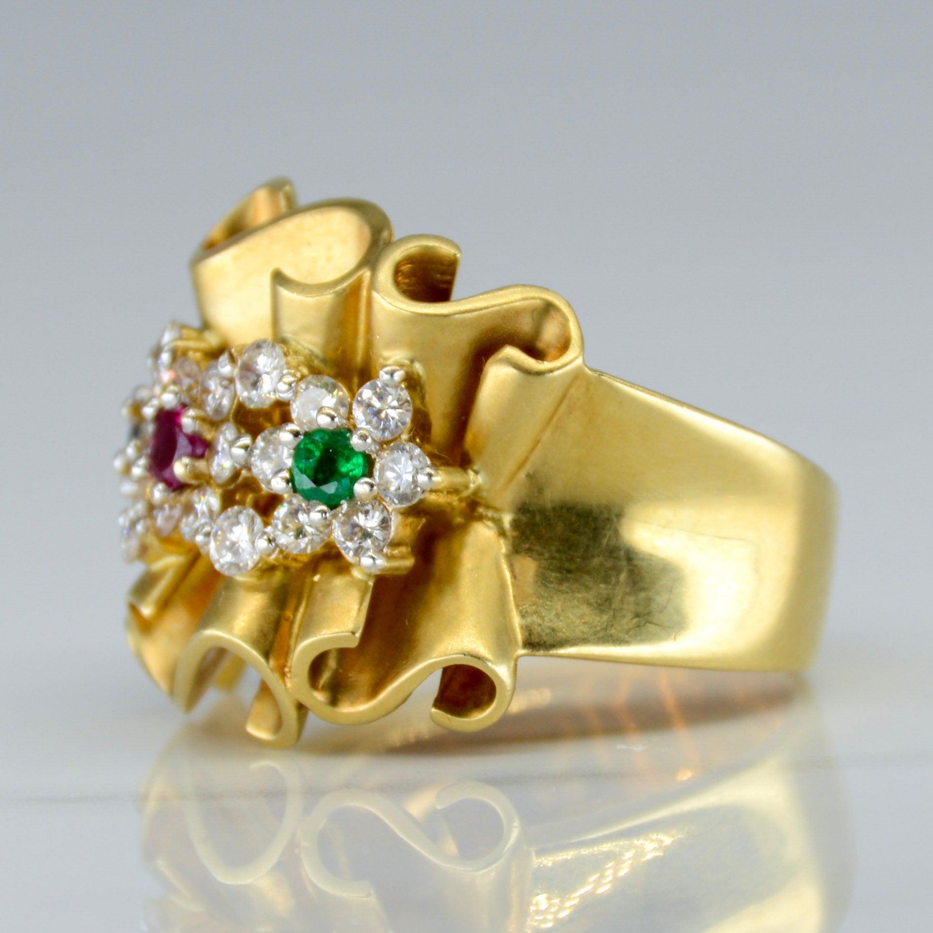 Bague cocktail large à plusieurs pierres précieuses | 0,36 ct au total, 0,81 ct au total | Taille 6,75 |