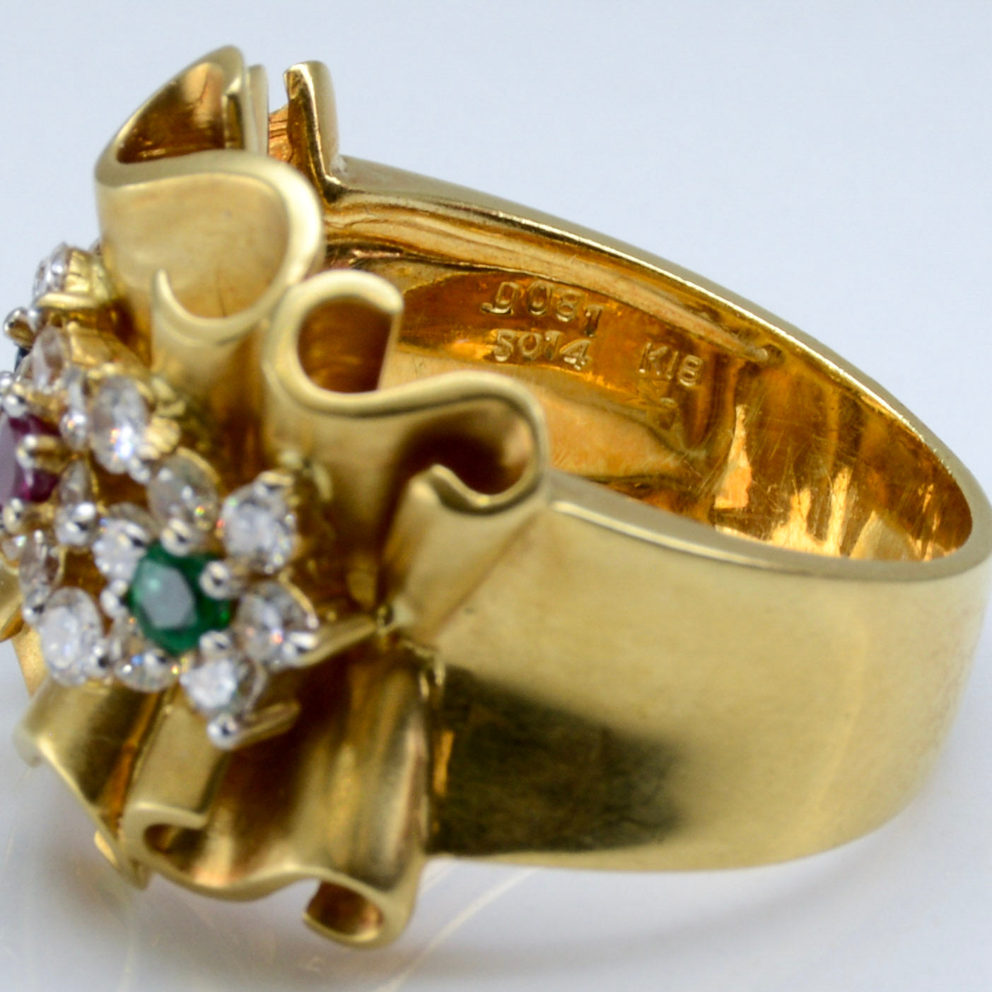 Bague cocktail large à plusieurs pierres précieuses | 0,36 ct au total, 0,81 ct au total | Taille 6,75 |