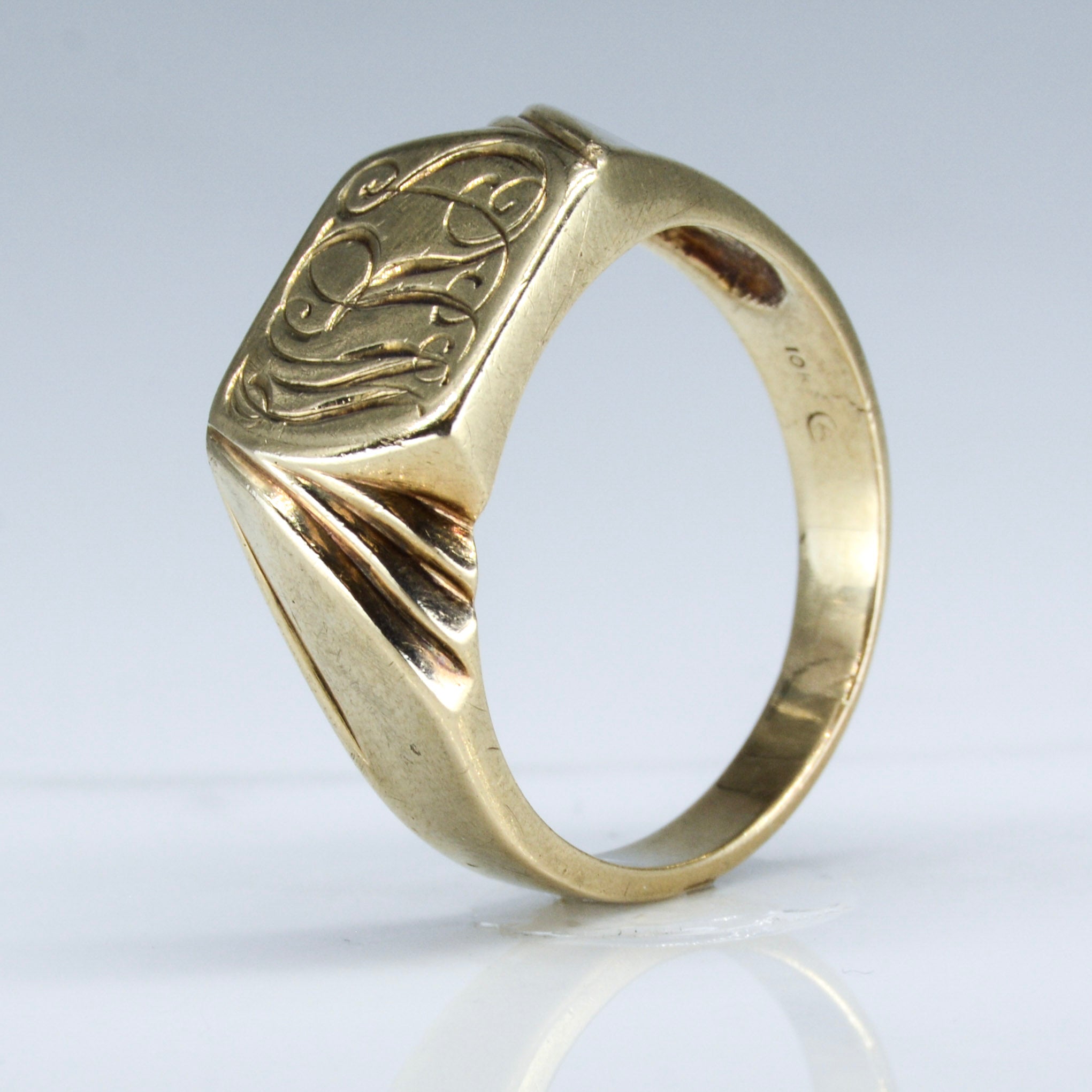 Initial 'WRS' Signet Ring | SZ 11.75 |