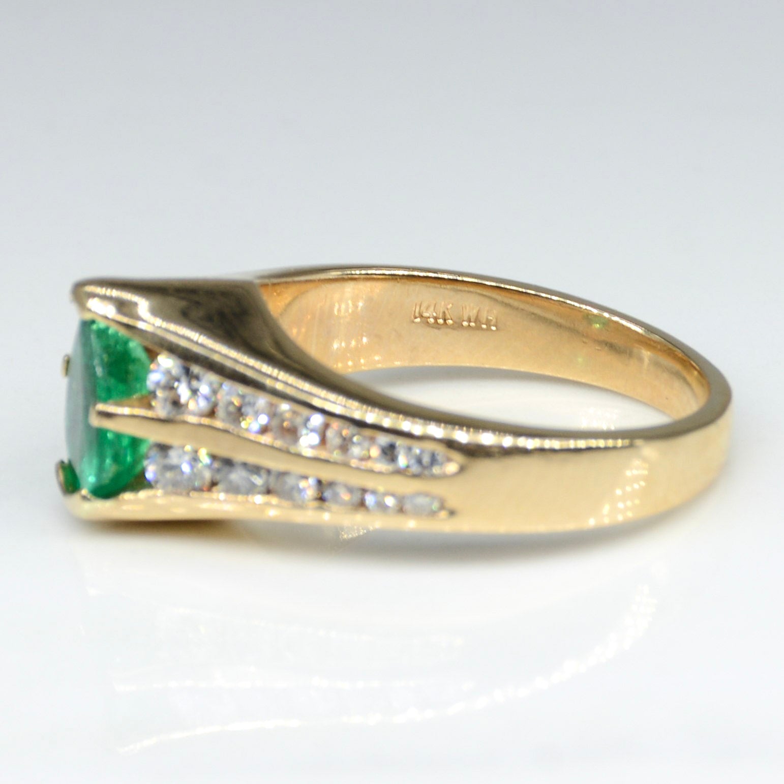 Bague en émeraude taille poire et diamants | Taille 6,25 |