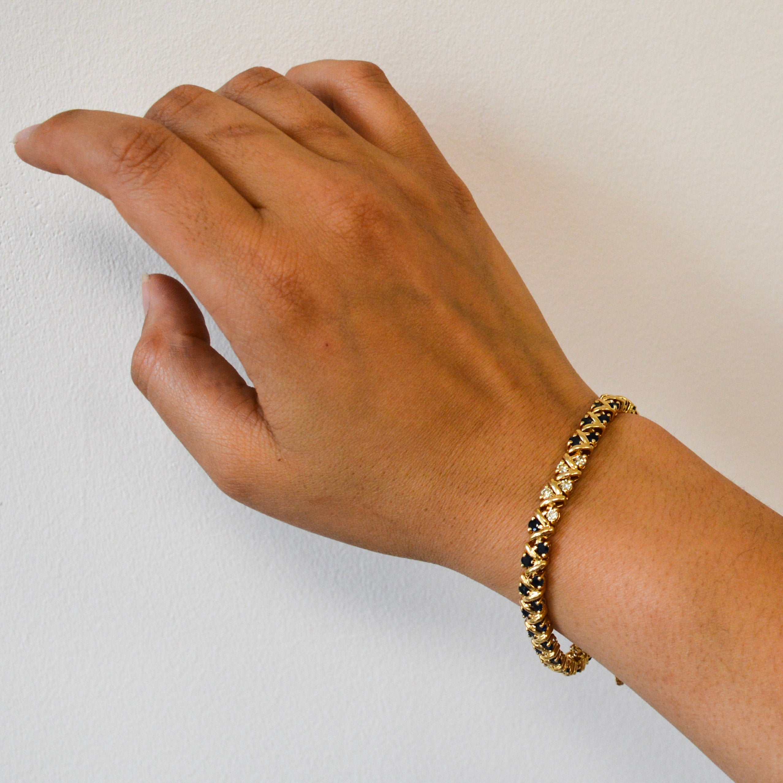 Bracelet tennis en or jaune, saphirs et diamants | 3,50 ct, 0,40 ct |