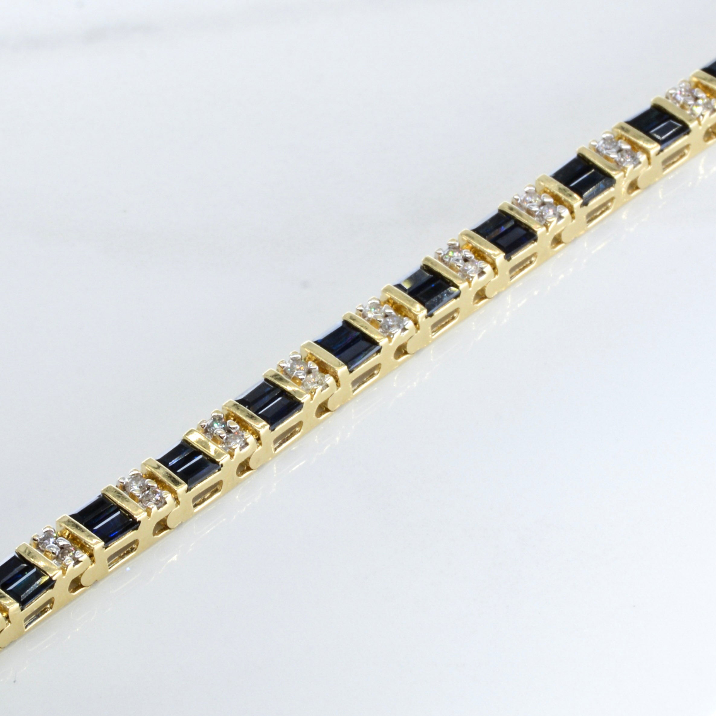Bracelet tennis saphir et diamants | 2,50 ct, 0,62 ct | 17,8 cm |