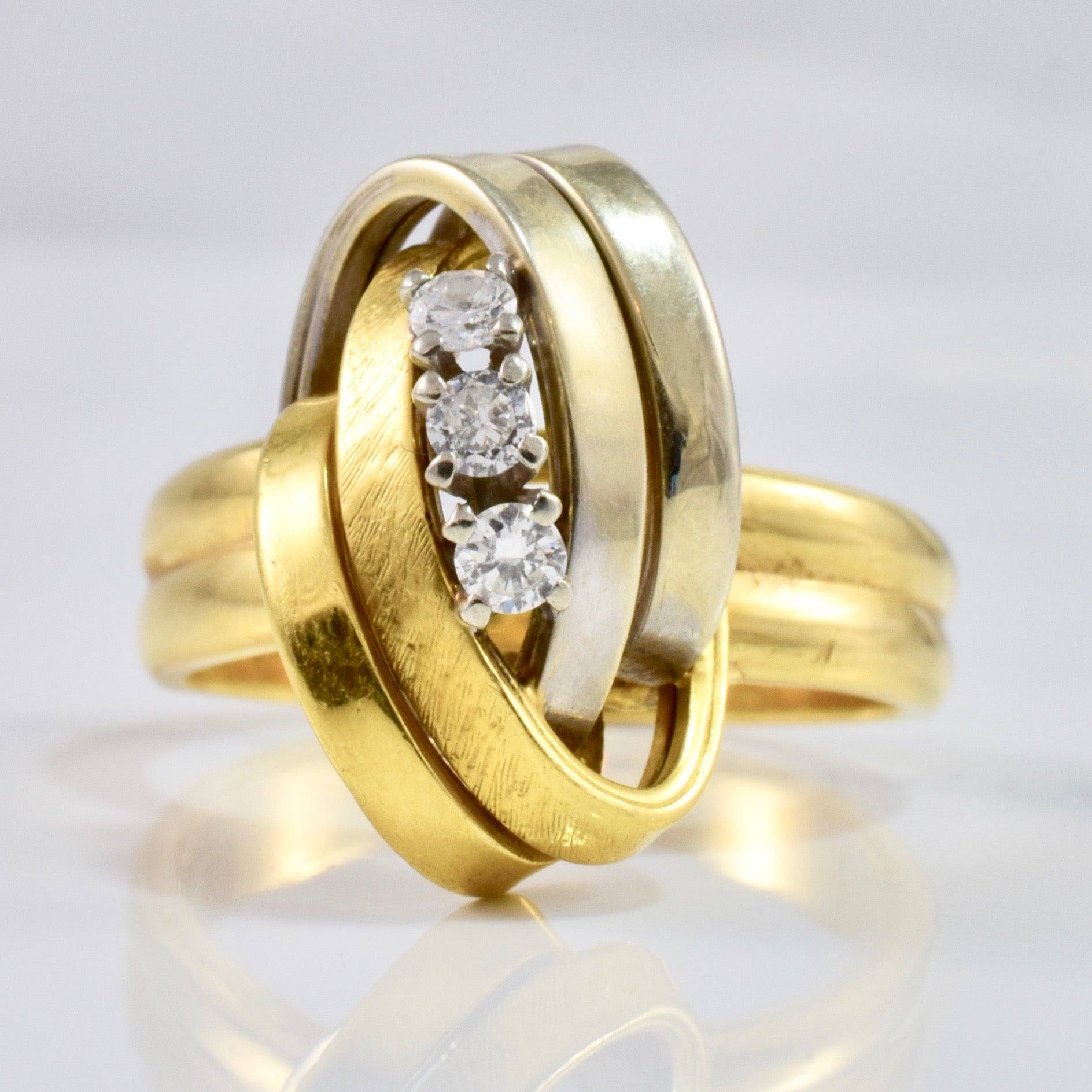 Diamond Knot Ring | 0.21 ctw SZ 11 |