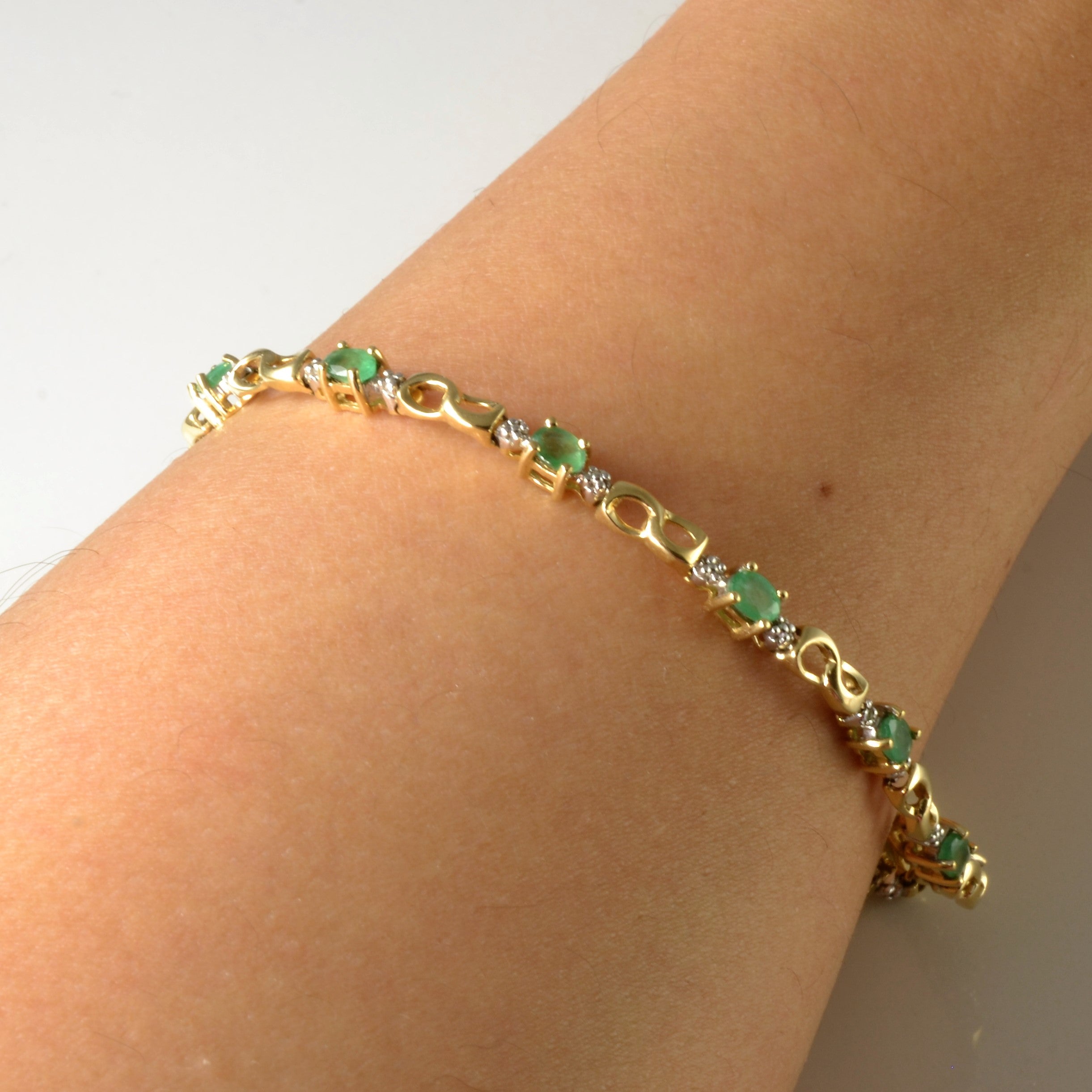 Emerald & Diamond Infinity Link Bracelet | 1.10ctw | 0.01ctw | 7" |