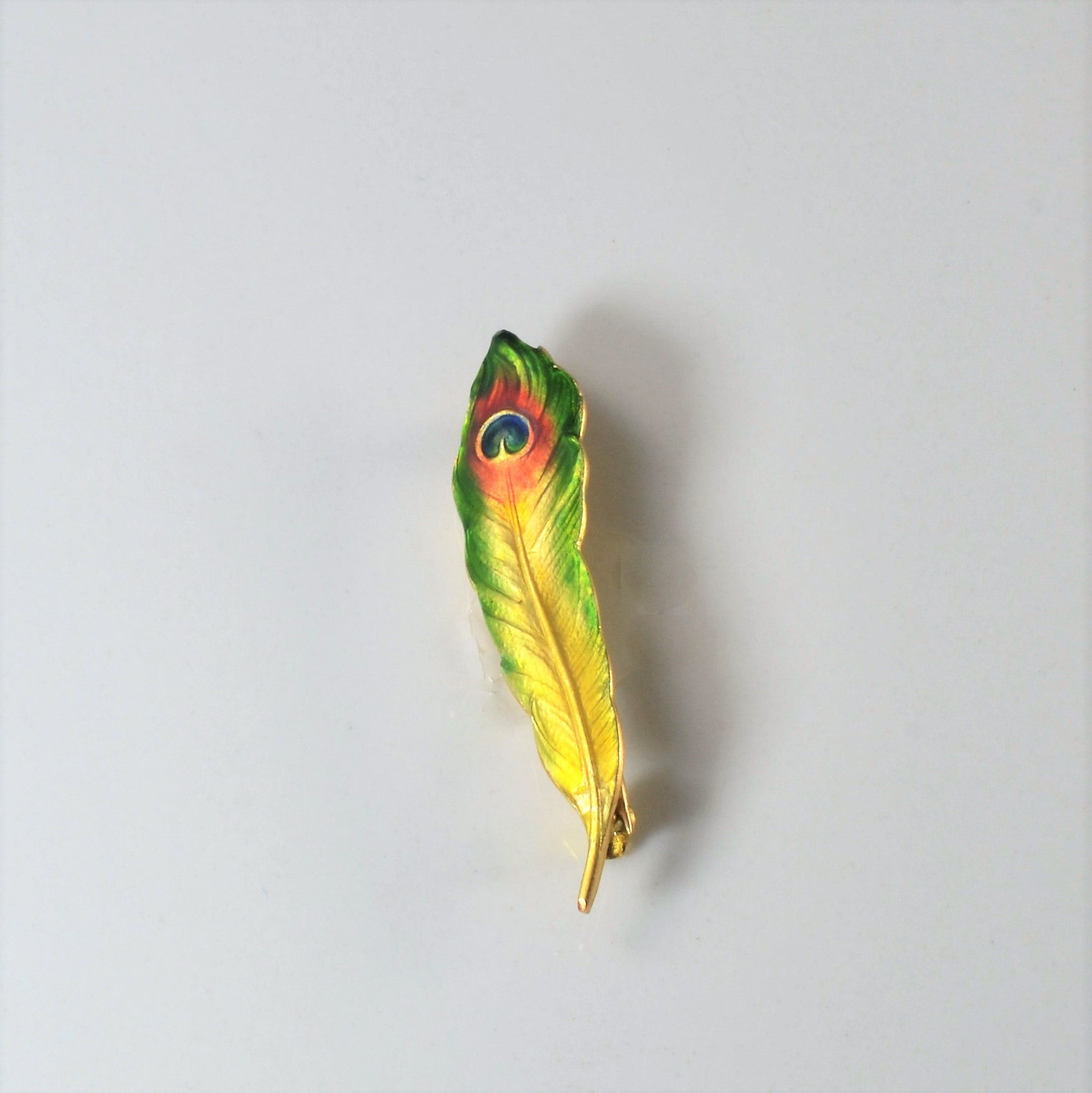 Broche plume de paon émaillée style milieu du siècle |