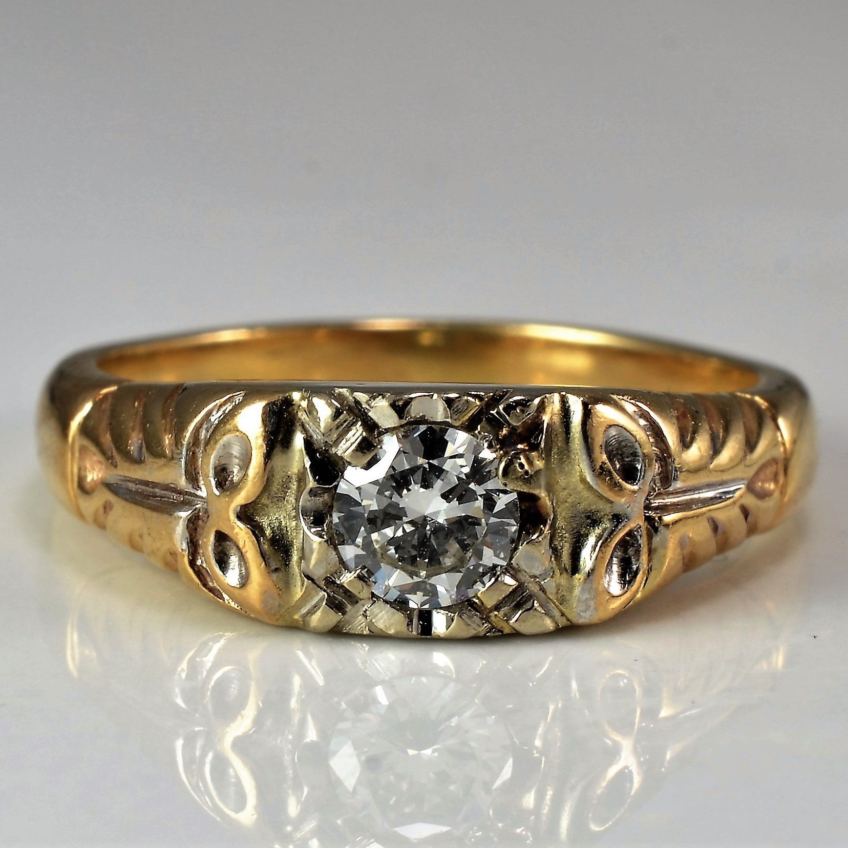 Vintage Floral Detailed Engagement Ring | 0.25 ct, SZ 5.75 |