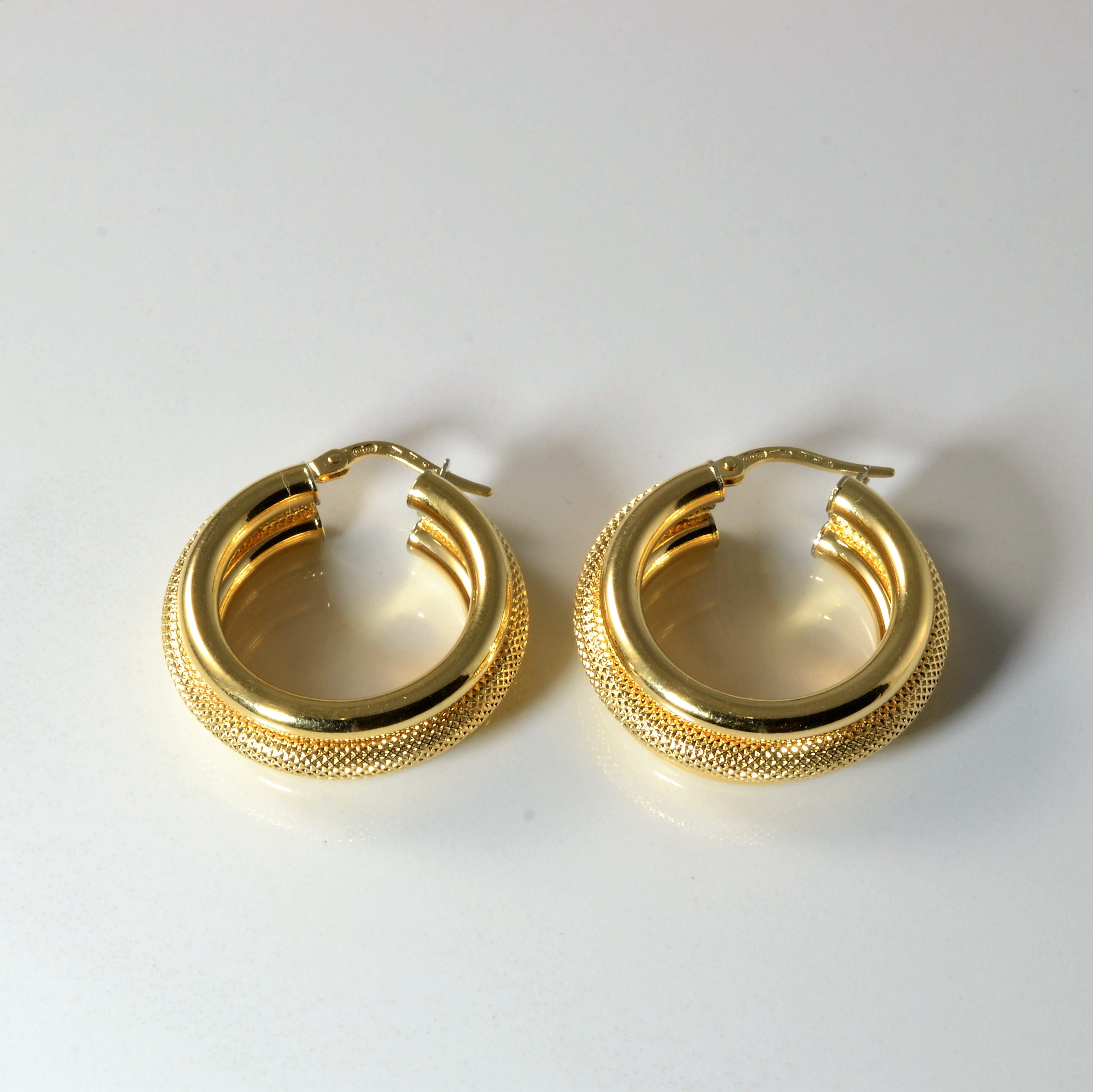 Textured Yellow Gold Hoop Earrings |