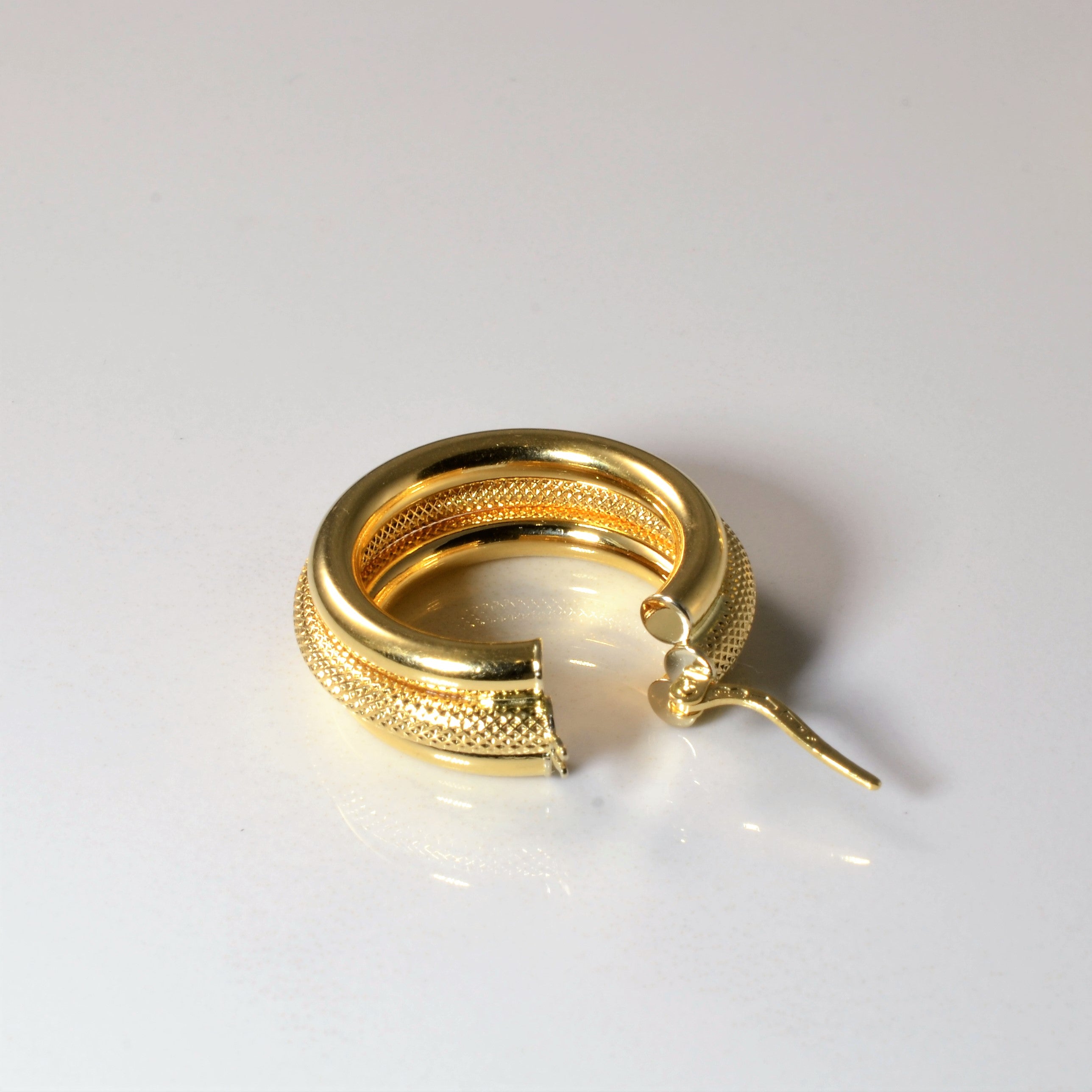 Textured Yellow Gold Hoop Earrings |