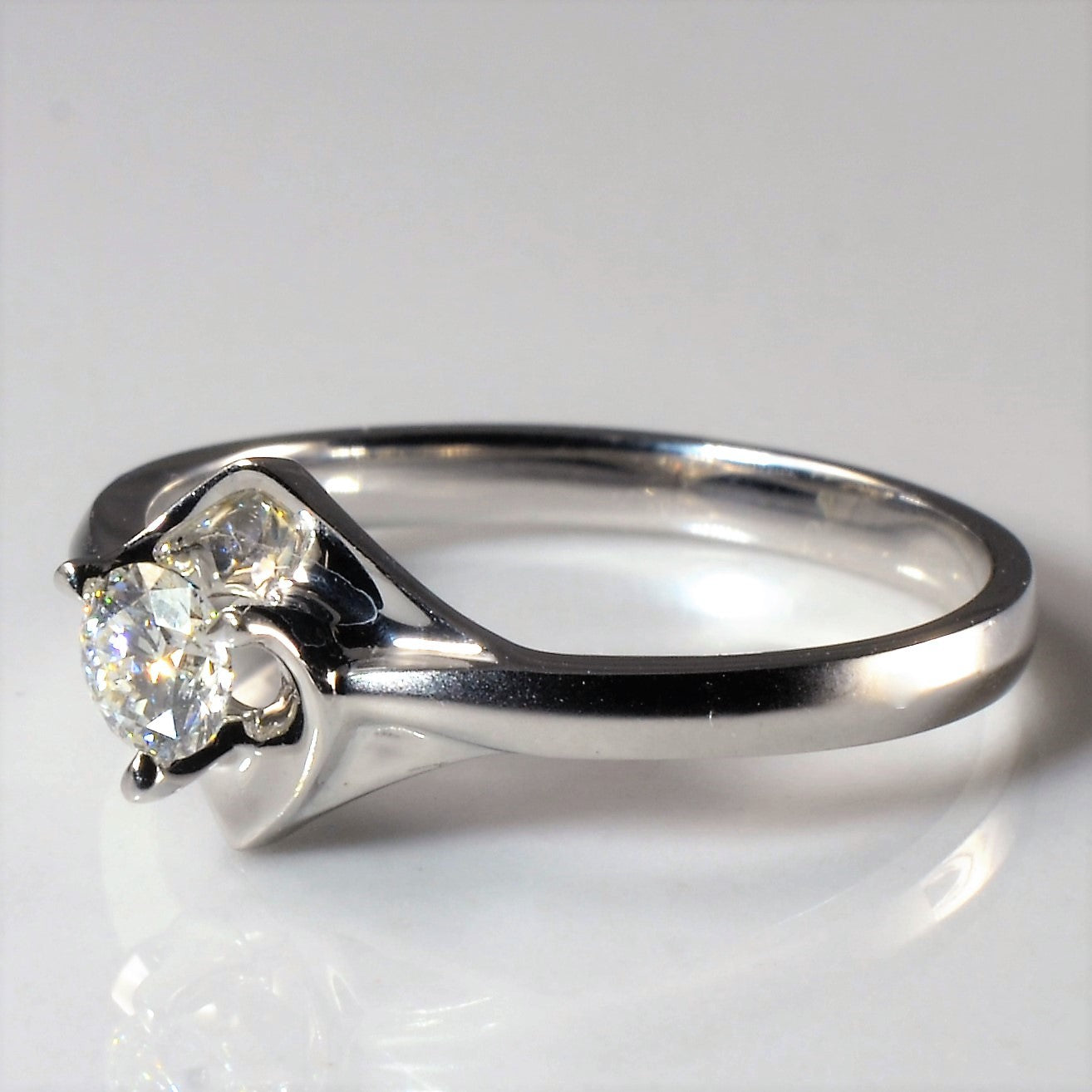 Bague de fiançailles solitaire torsadée en diamant | 0,19 ct | Taille 5,25 |