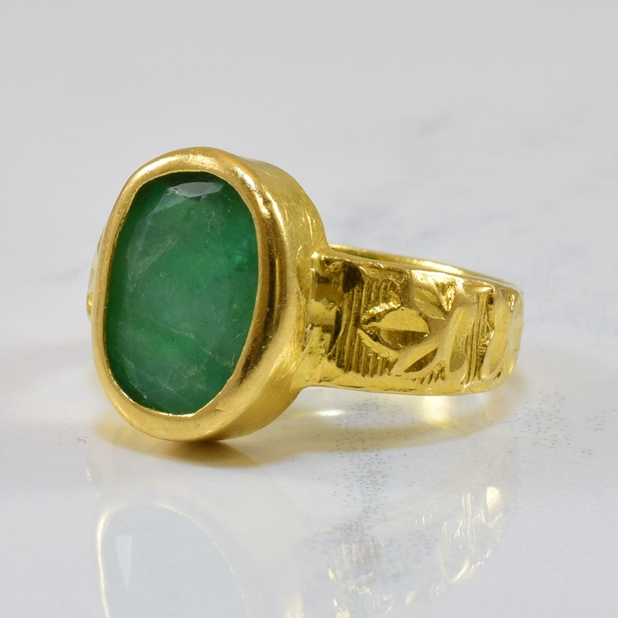 Bague solitaire ovale émeraude à dos ouvert | 2,60 ct | Taille 3,75 |