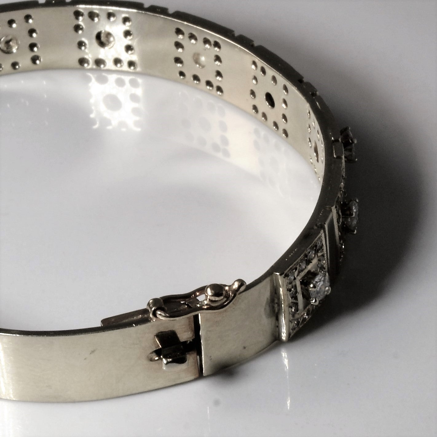 Hinged Diamond Grid Bangle | 1.19ctw | 7" |