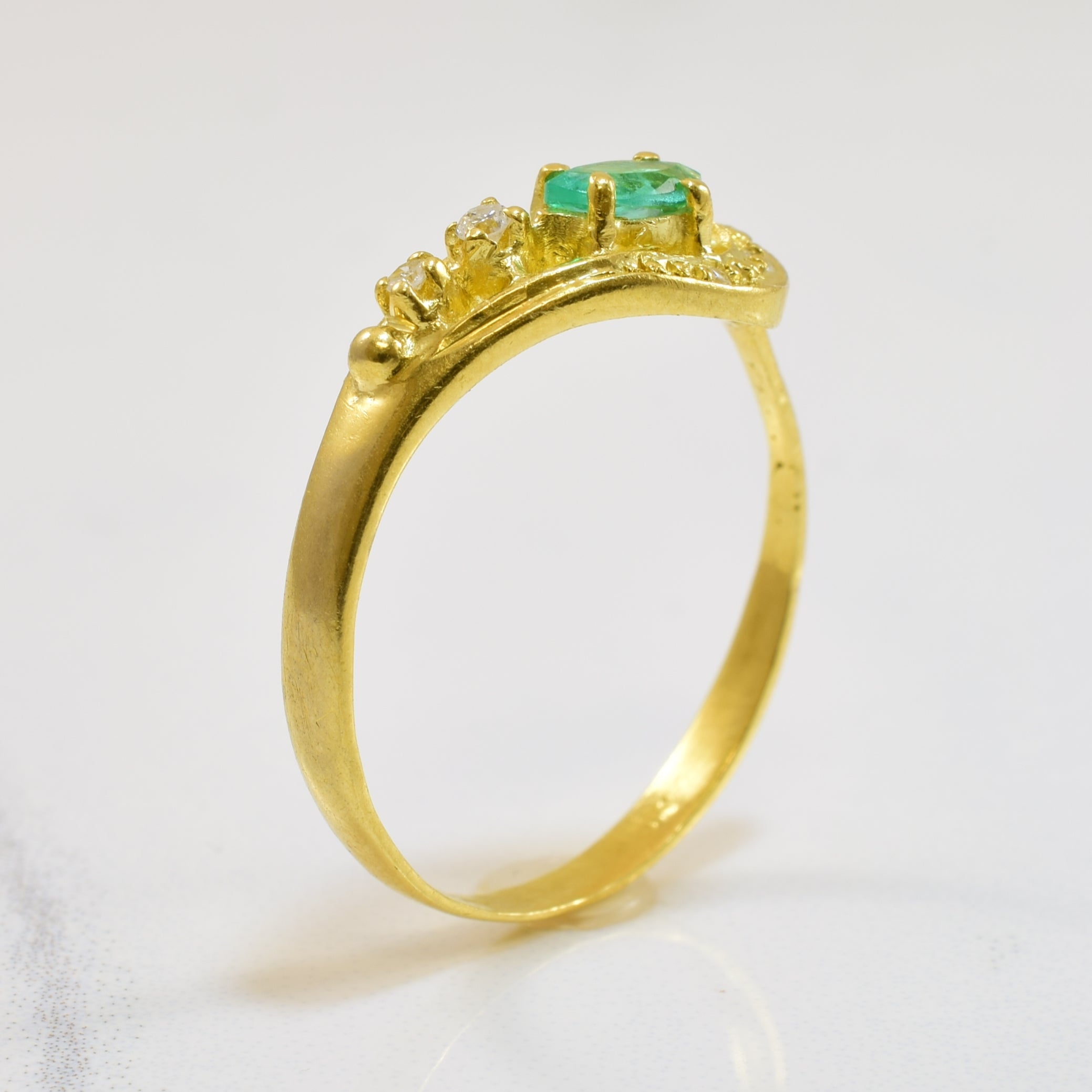 Emerald & Diamond Crossover Ring | 0.14ct, 0.05ctw | SZ 8 |