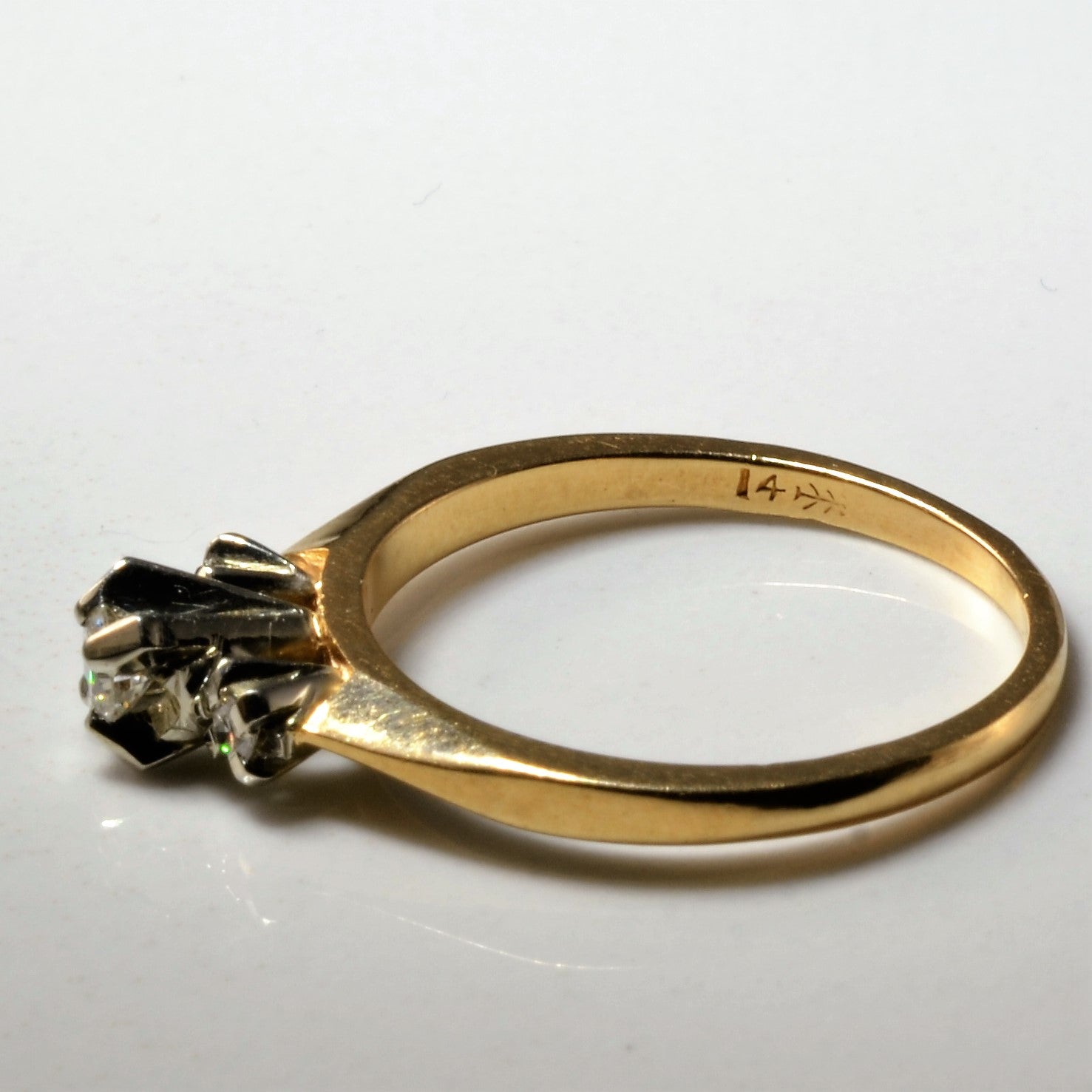 Three Stone Diamond Ring | 0.17ctw | SZ 6.75 |