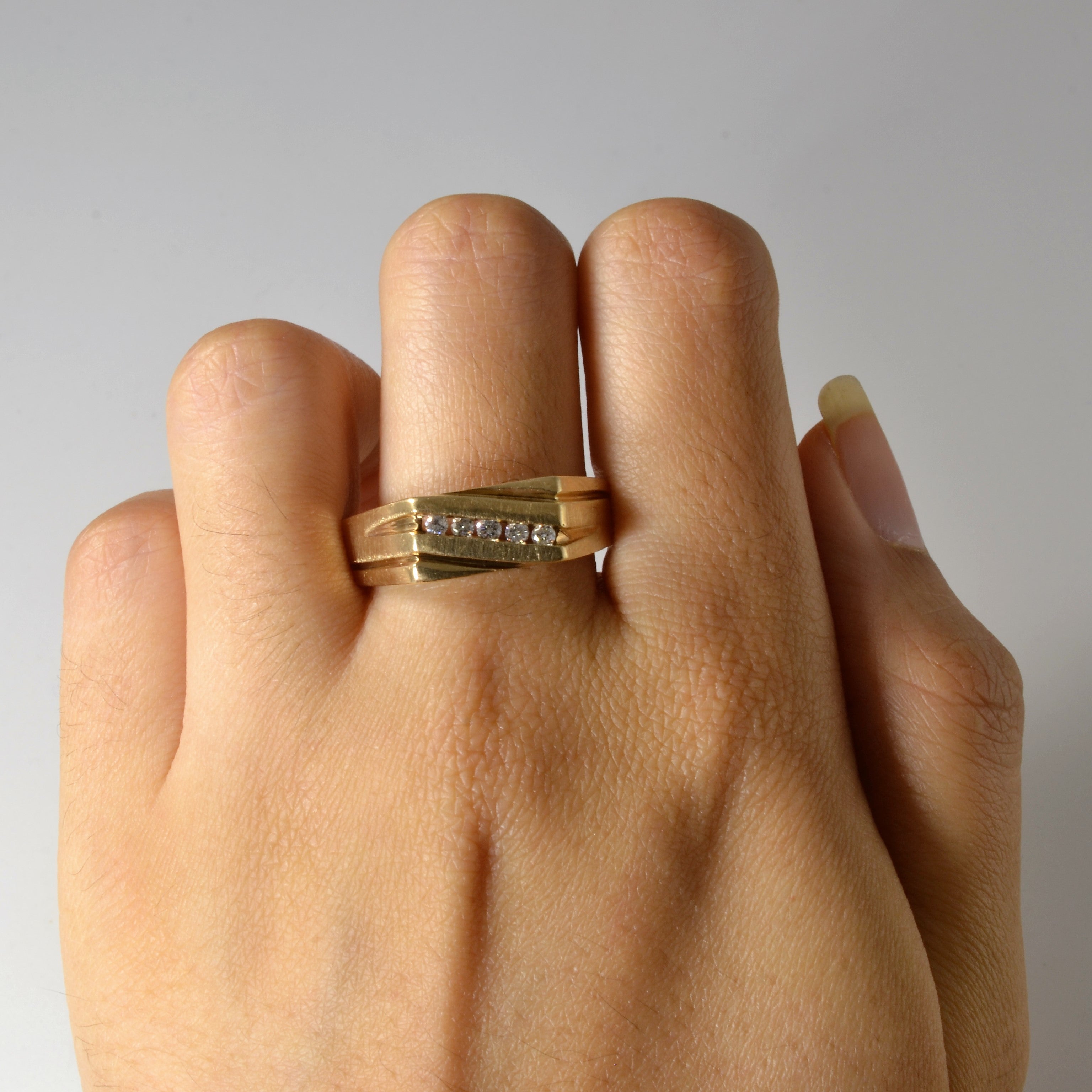 Diagonal Channel Band | 0.20ctw | SZ 12.75 |