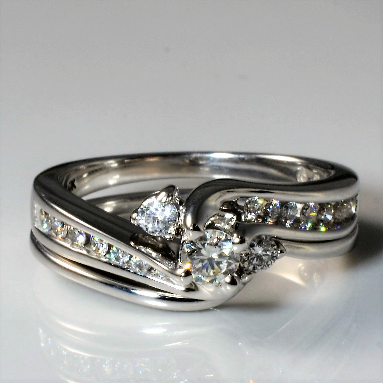 Three Stone Diamond Flare Wedding Set | 0.37ctw | SZ 7 |