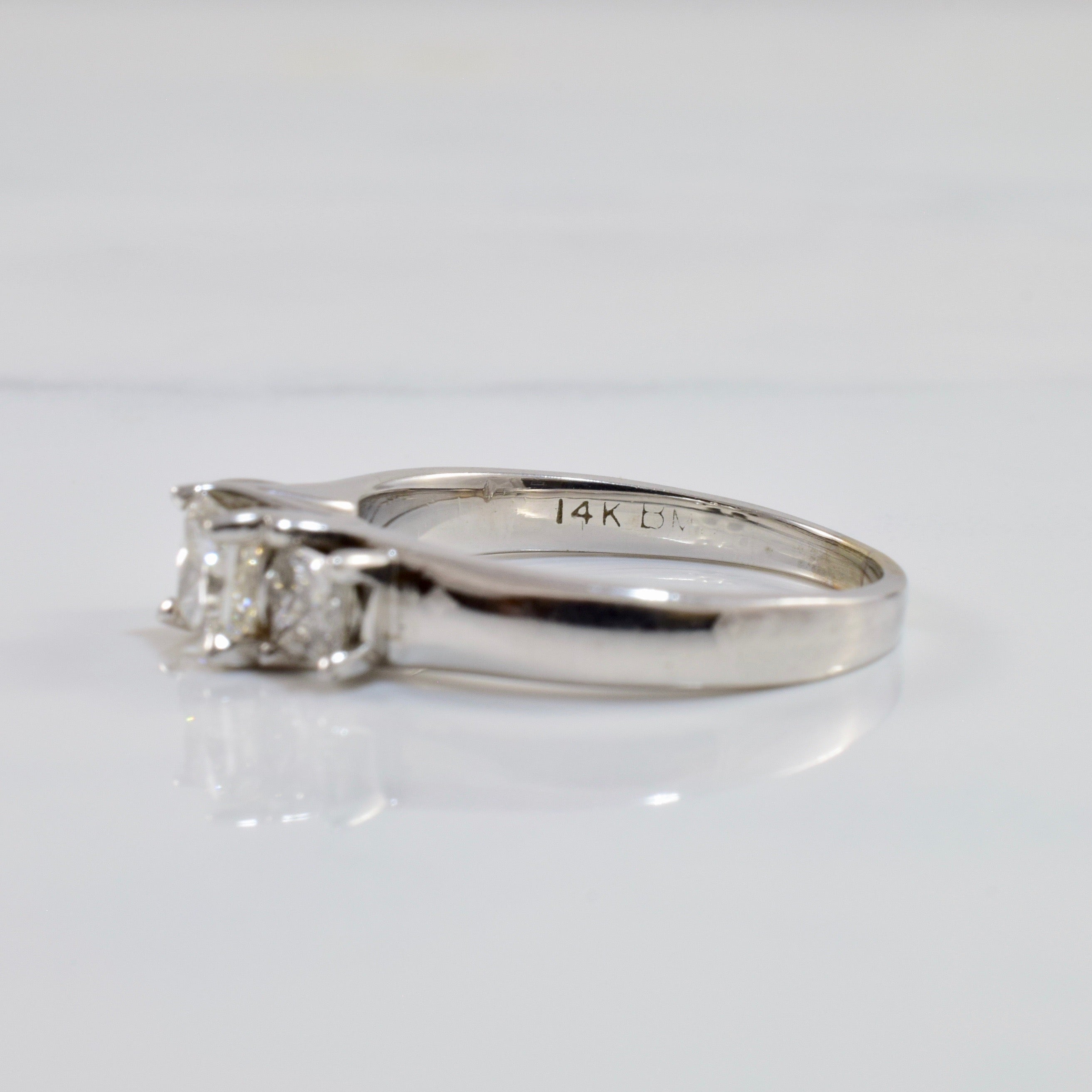 Three Stone Diamond Engagement Ring | 0.90 ctw SZ 6.25 |
