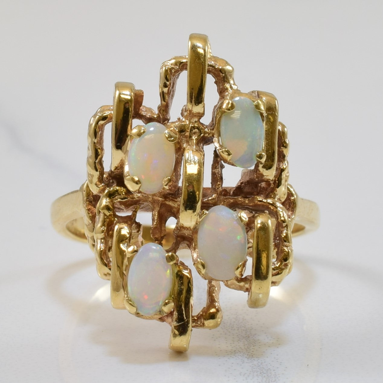 Bague abstraite ovale en opale | 0,40 ct | Taille 7,5 |