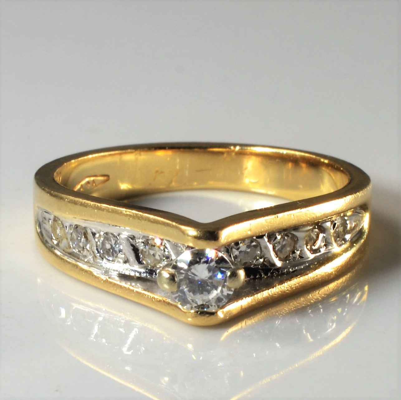 Pointed Diamond Ring | 0.29ctw | SZ 6.5 |