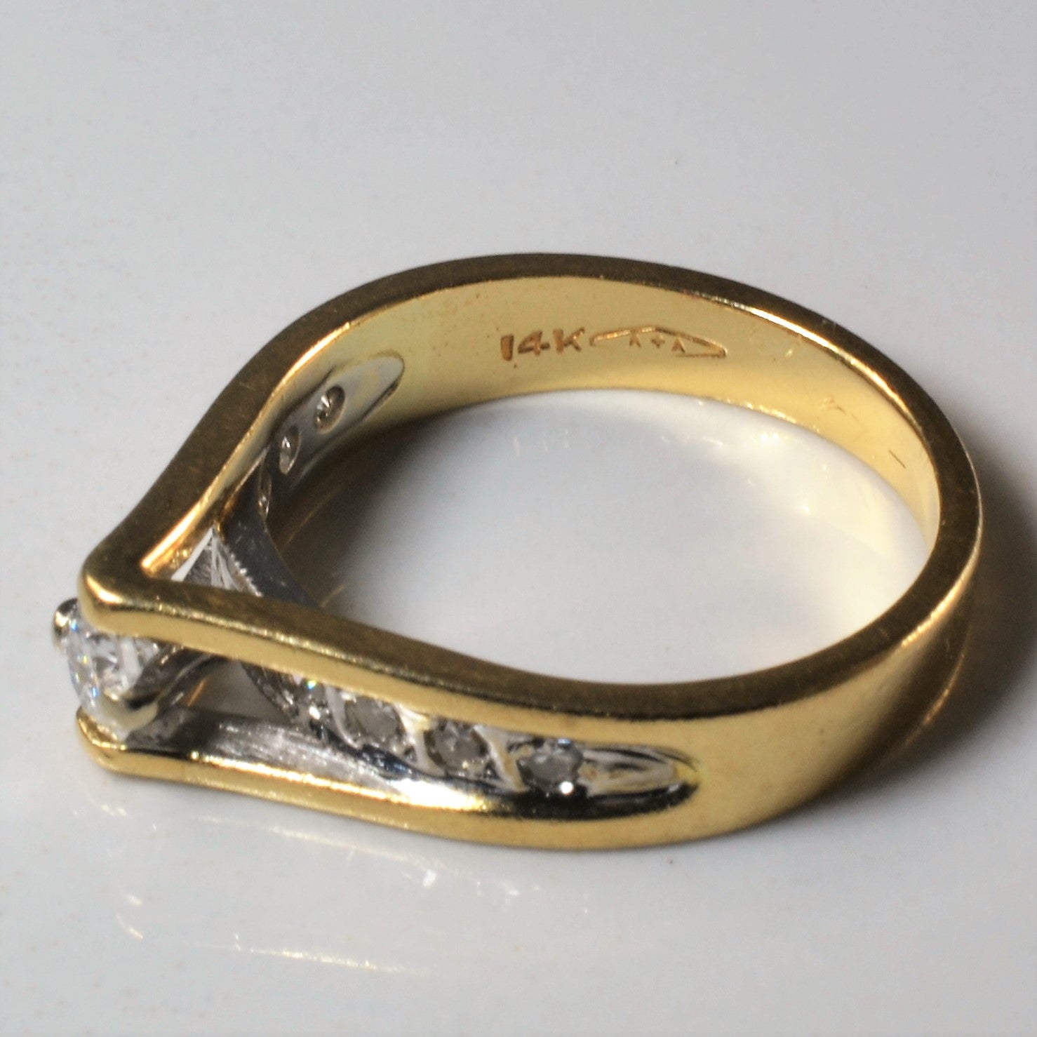 Pointed Diamond Ring | 0.29ctw | SZ 6.5 |