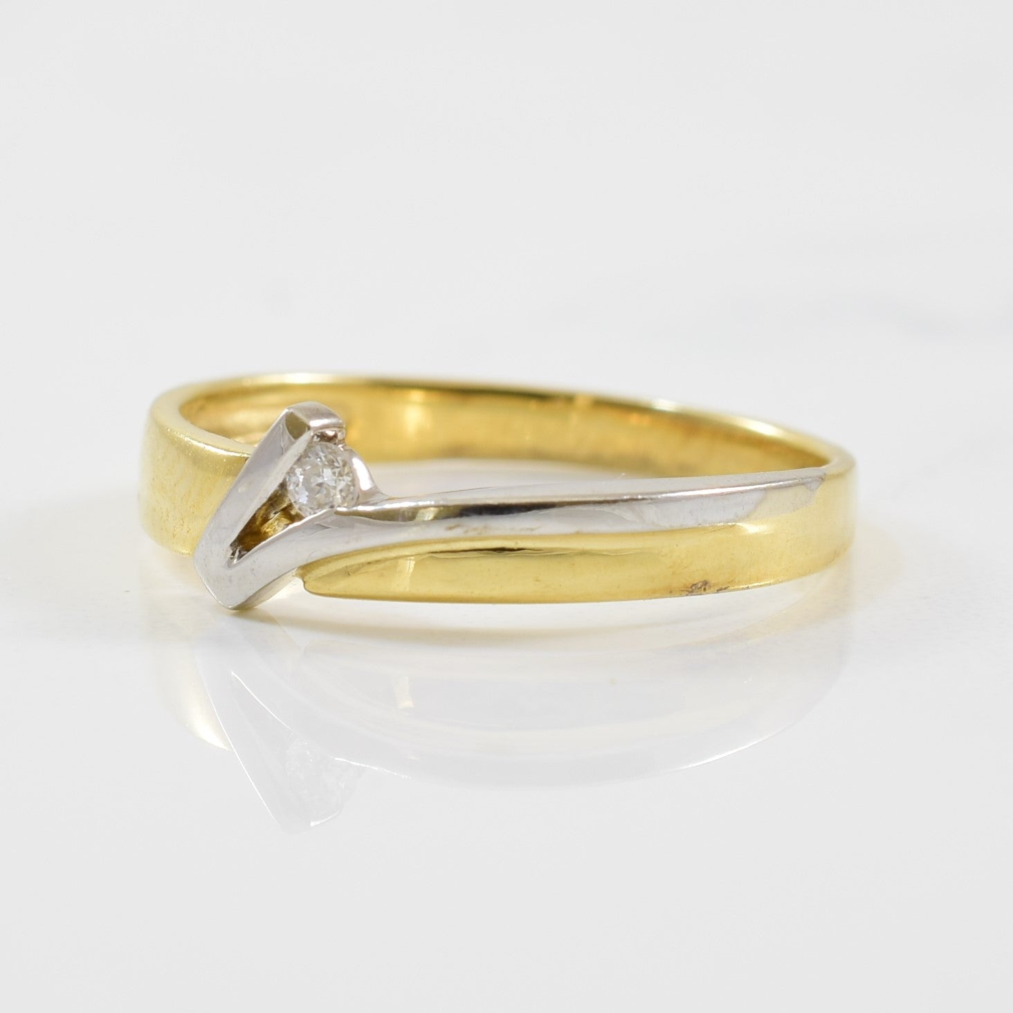 Bague unique bicolore en diamant | 0,03 ct | Taille 6,75 |
