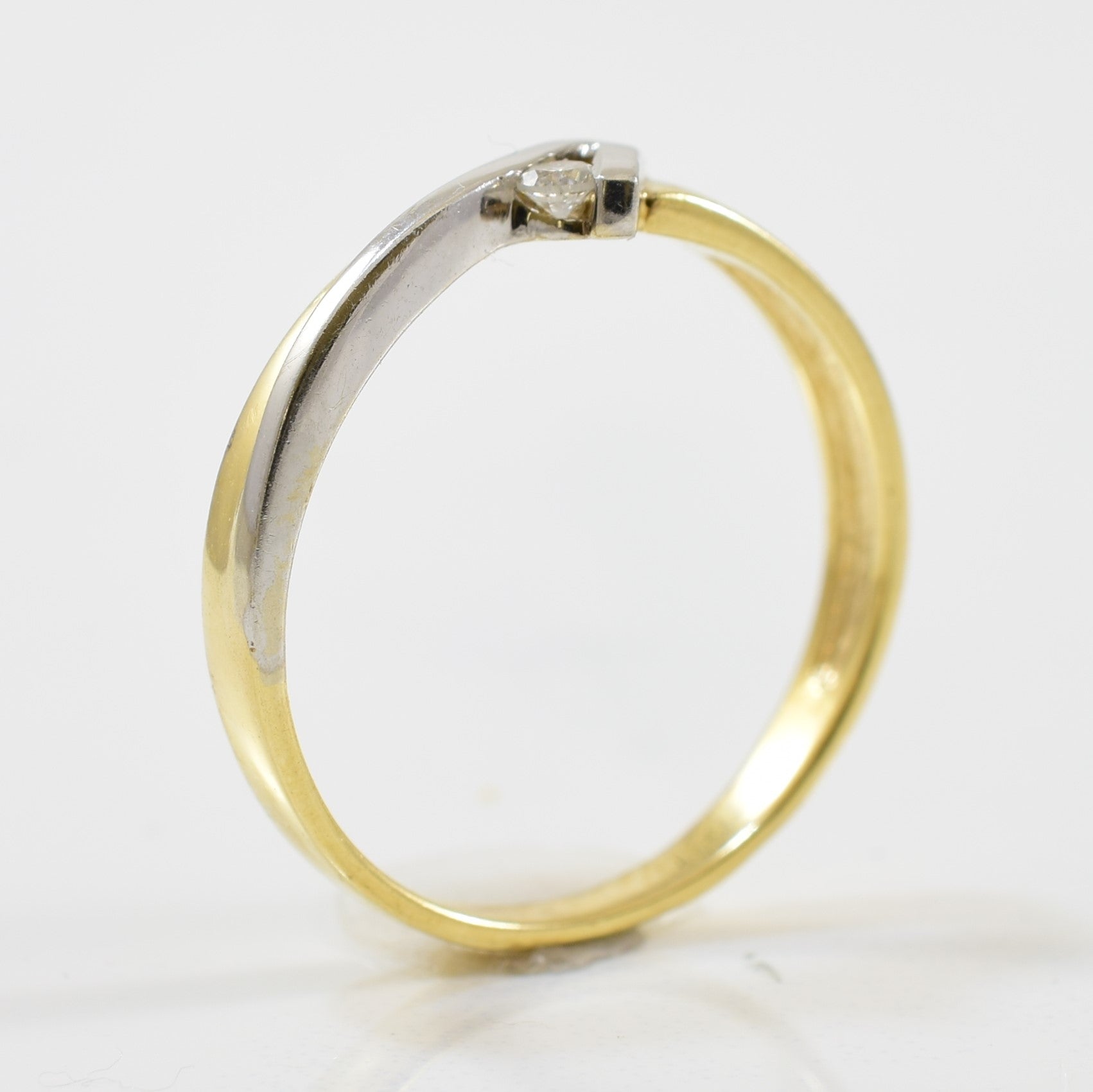 Bague unique bicolore en diamant | 0,03 ct | Taille 6,75 |