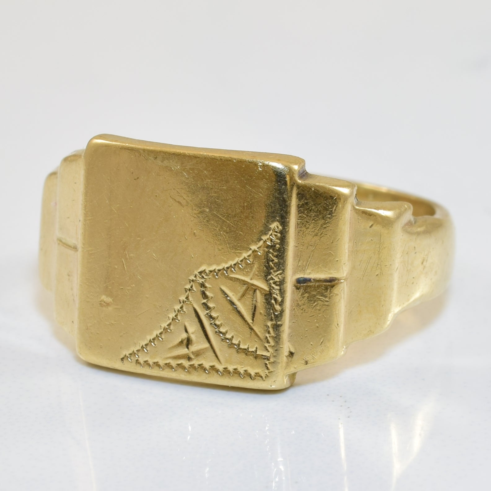 1970s Yellow Gold Signet Ring | SZ 9.25 |