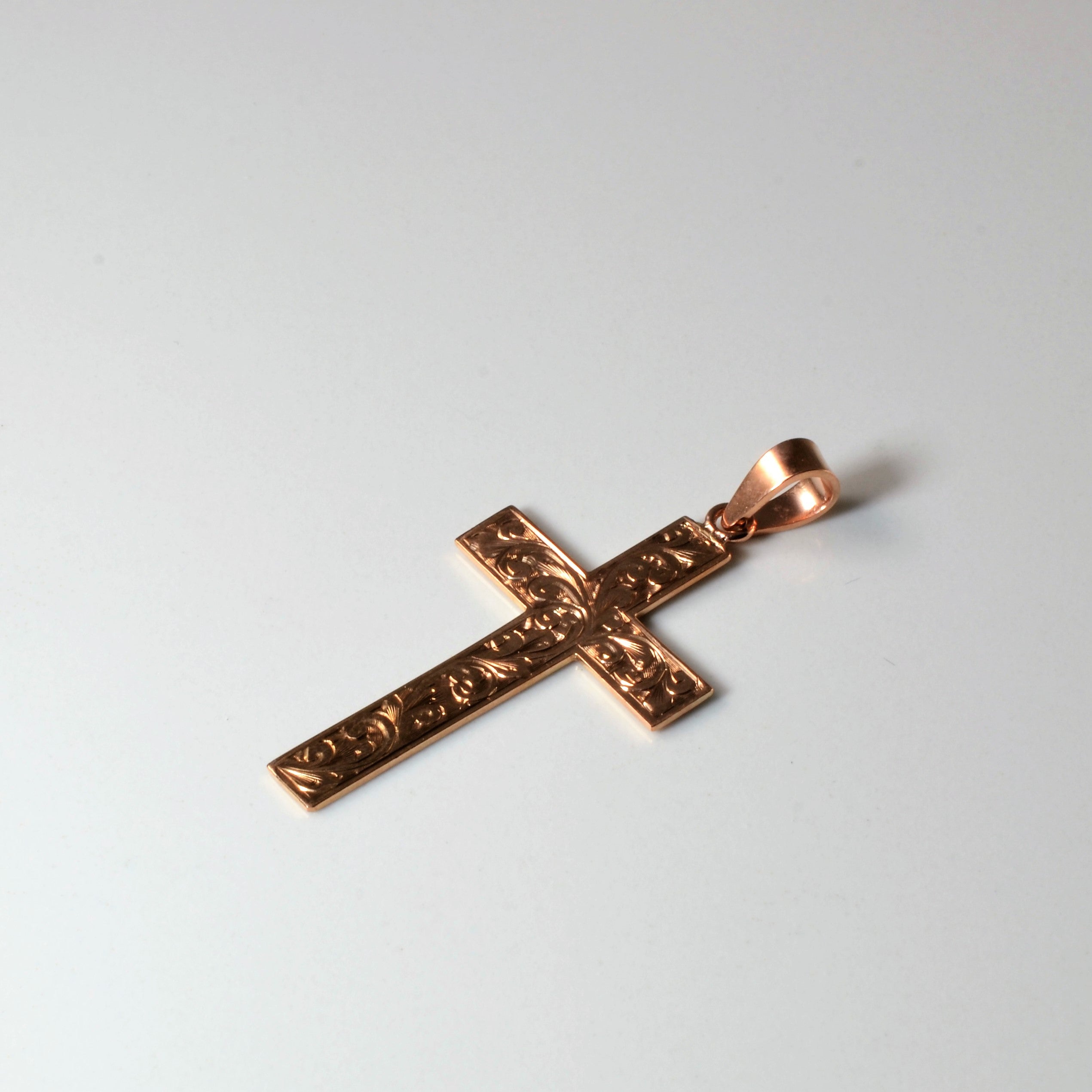 Rose Gold Ornate Cross Pendant |