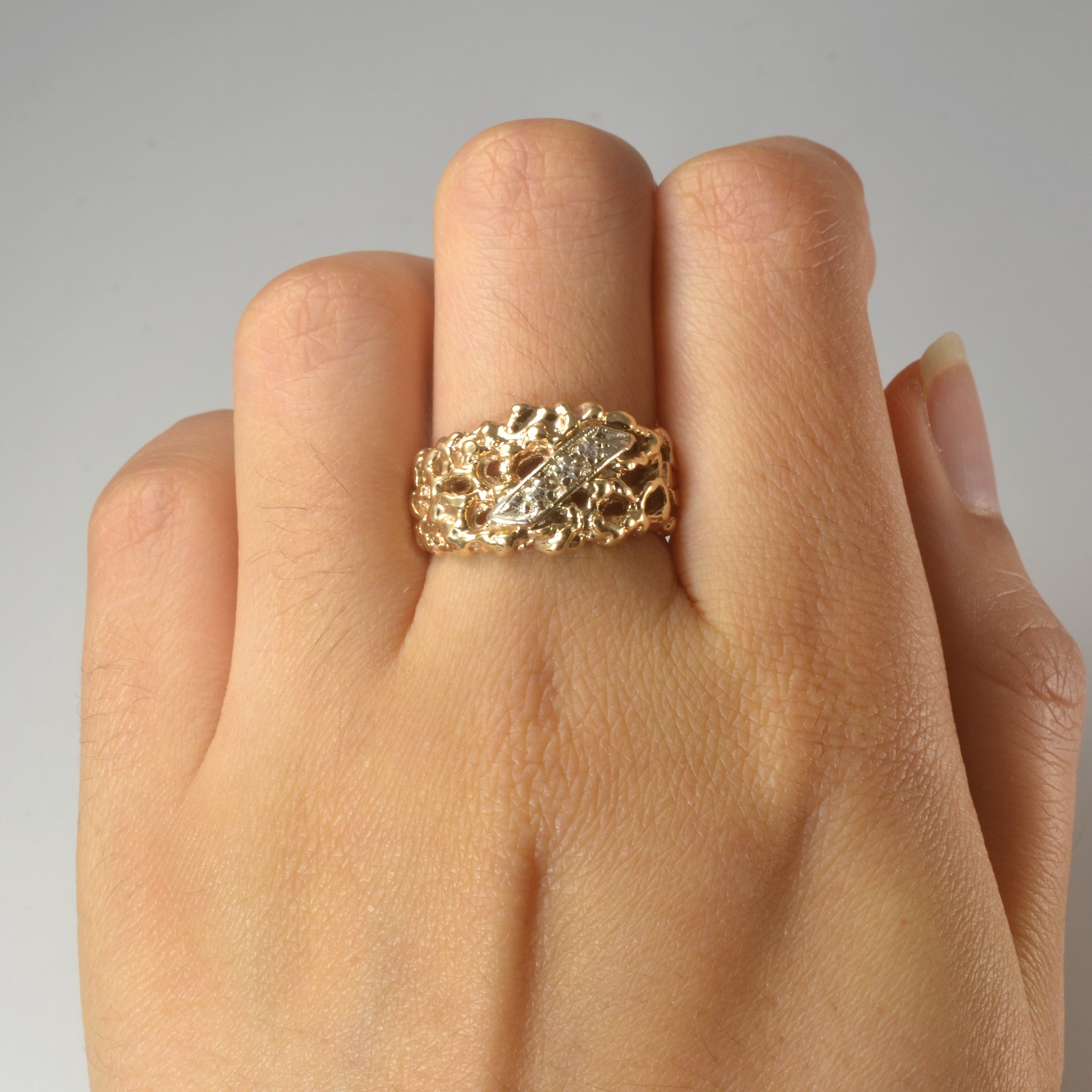 Textured Diamond Ring | 0.03ctw | SZ 7 |