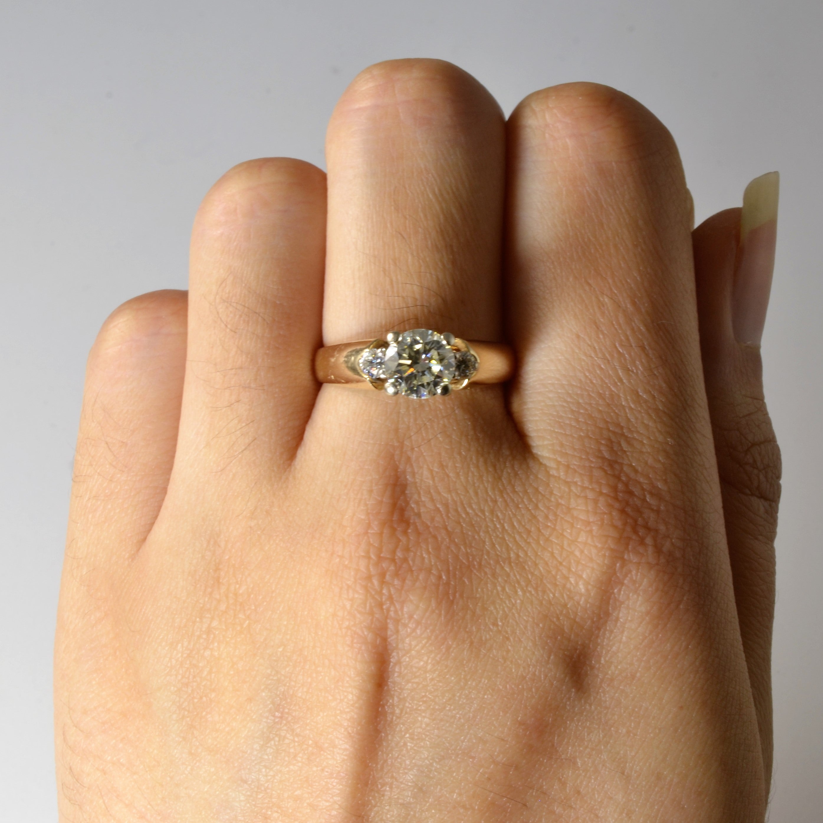 Bague conique à trois diamants | 1,21 ct | Taille 7 |