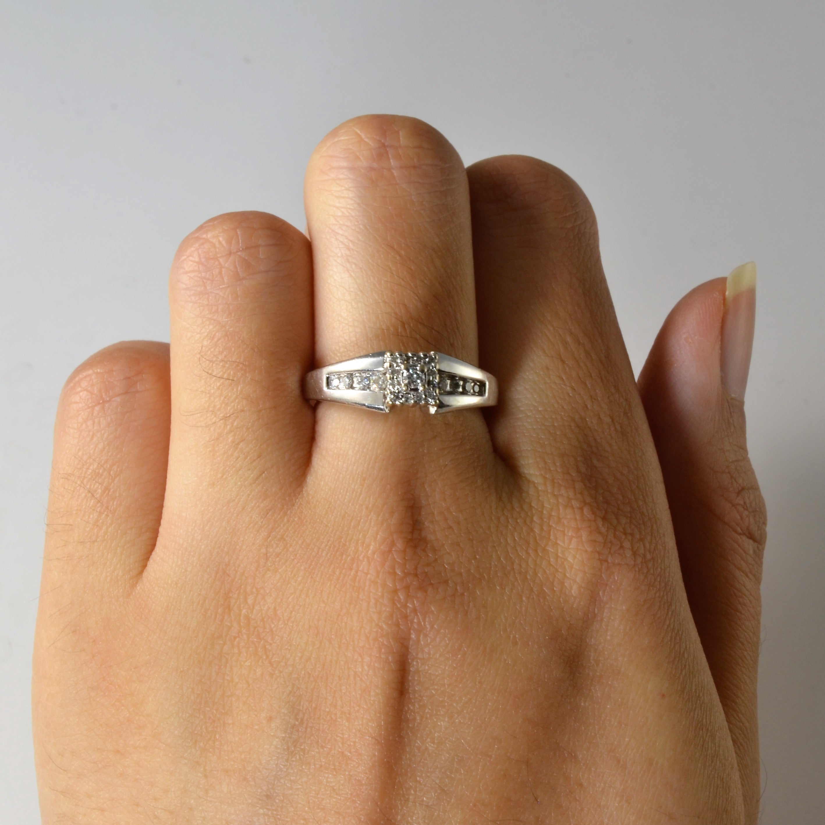Halo Set Cluster Diamond Ring | 0.18ctw | SZ 6.75 |