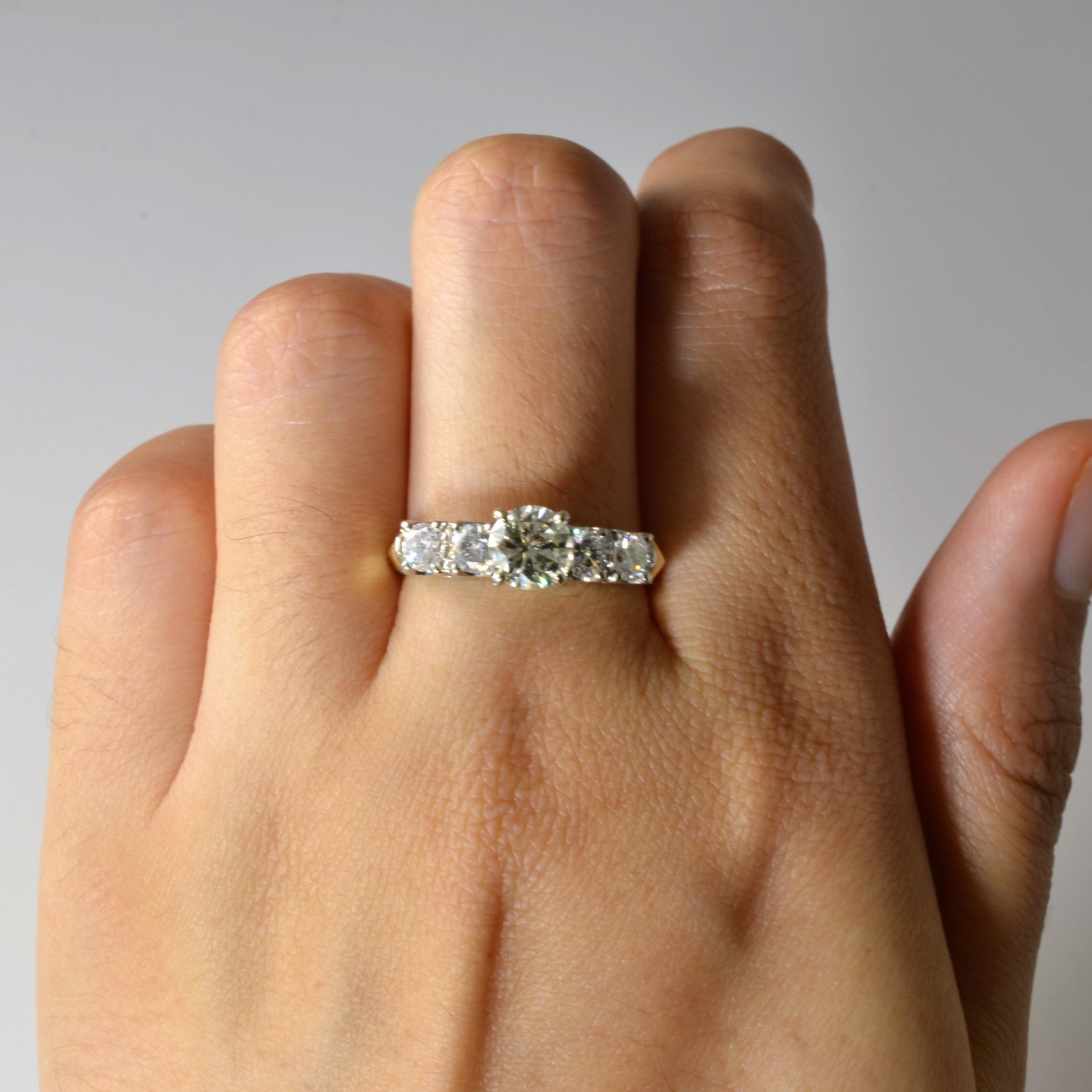 Bague de fiançailles cinq diamants | 1,54 ct au total | Taille 8,25 |