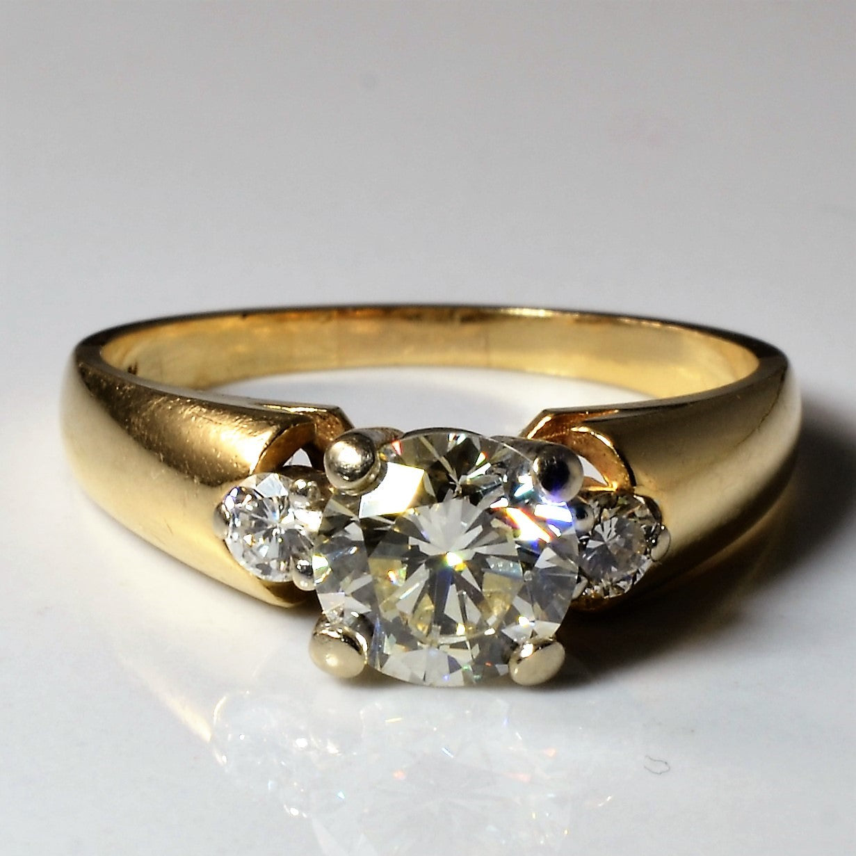 Bague conique à trois diamants | 1,21 ct | Taille 7 |